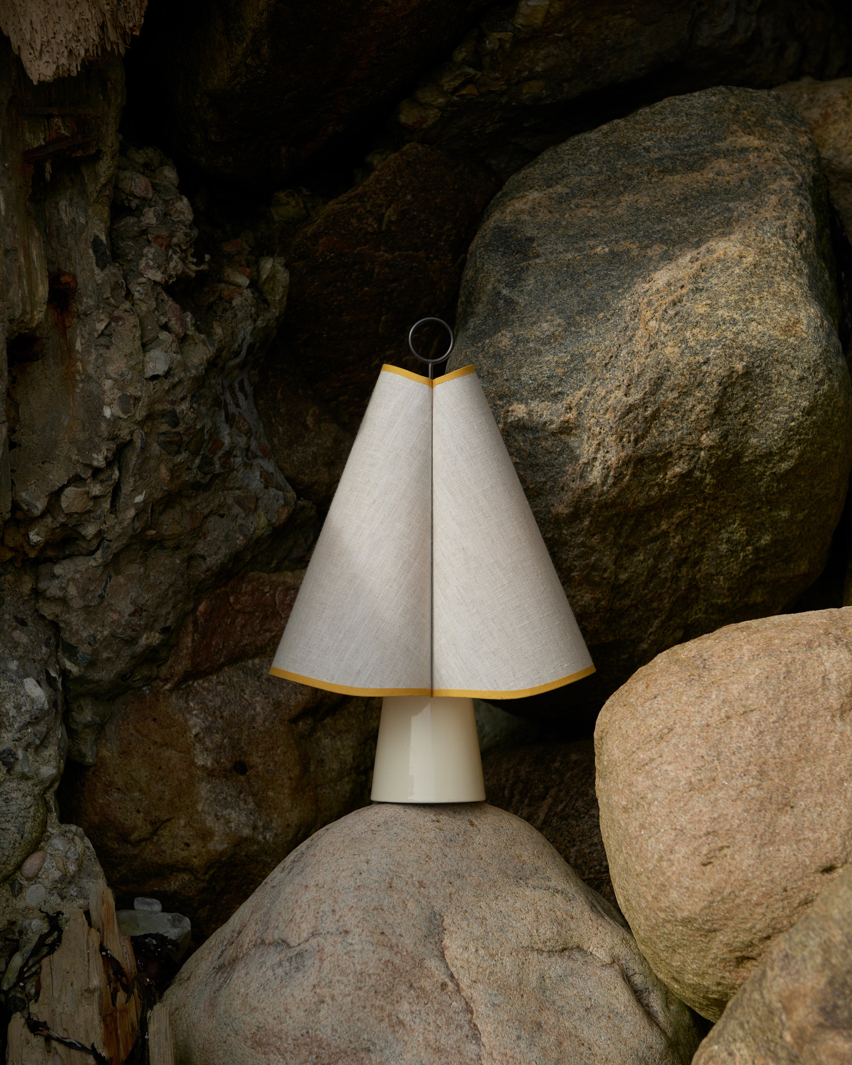 Portable lamp HORNBÆK white with yellow finish