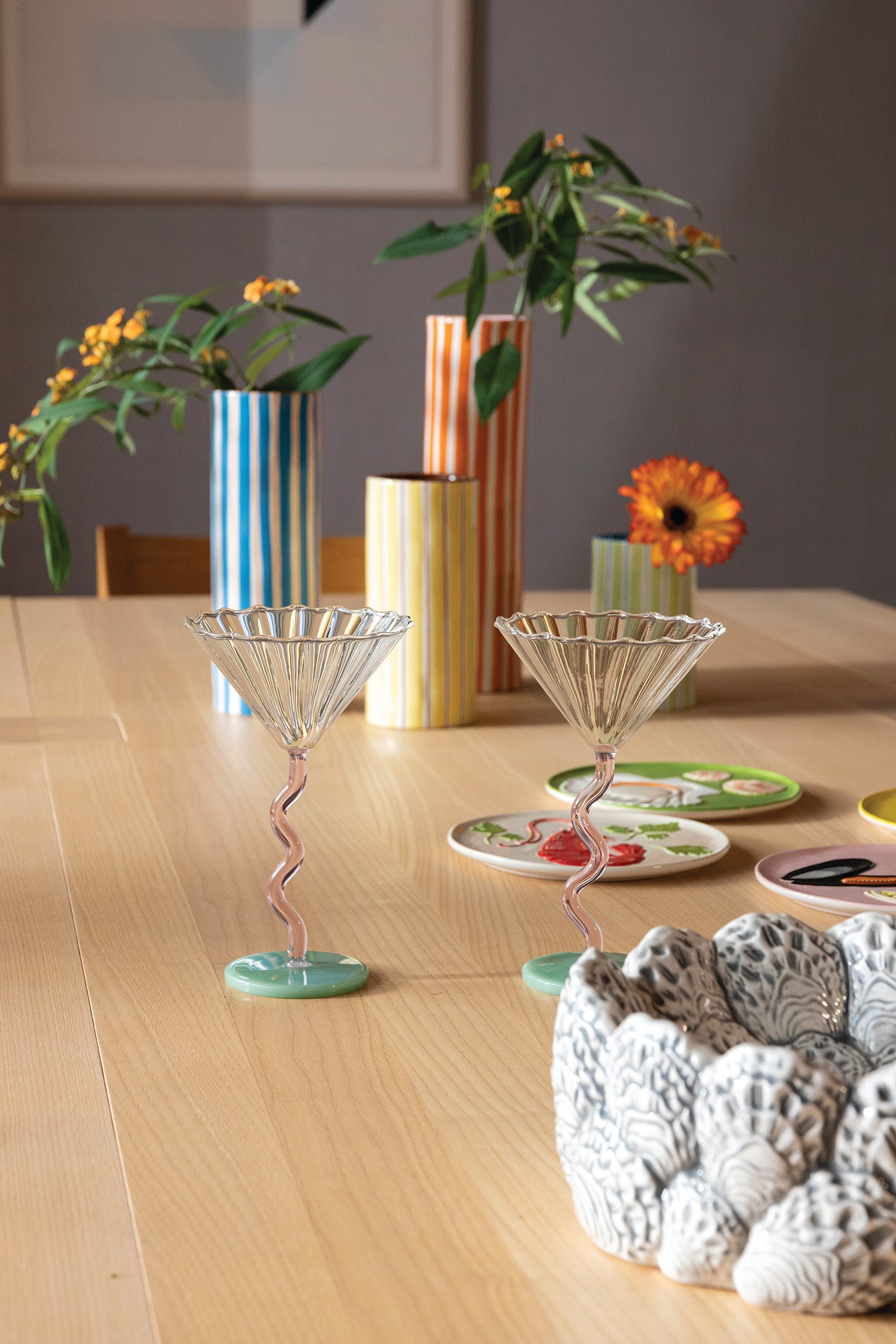 CURVE pink and green glass goblet set