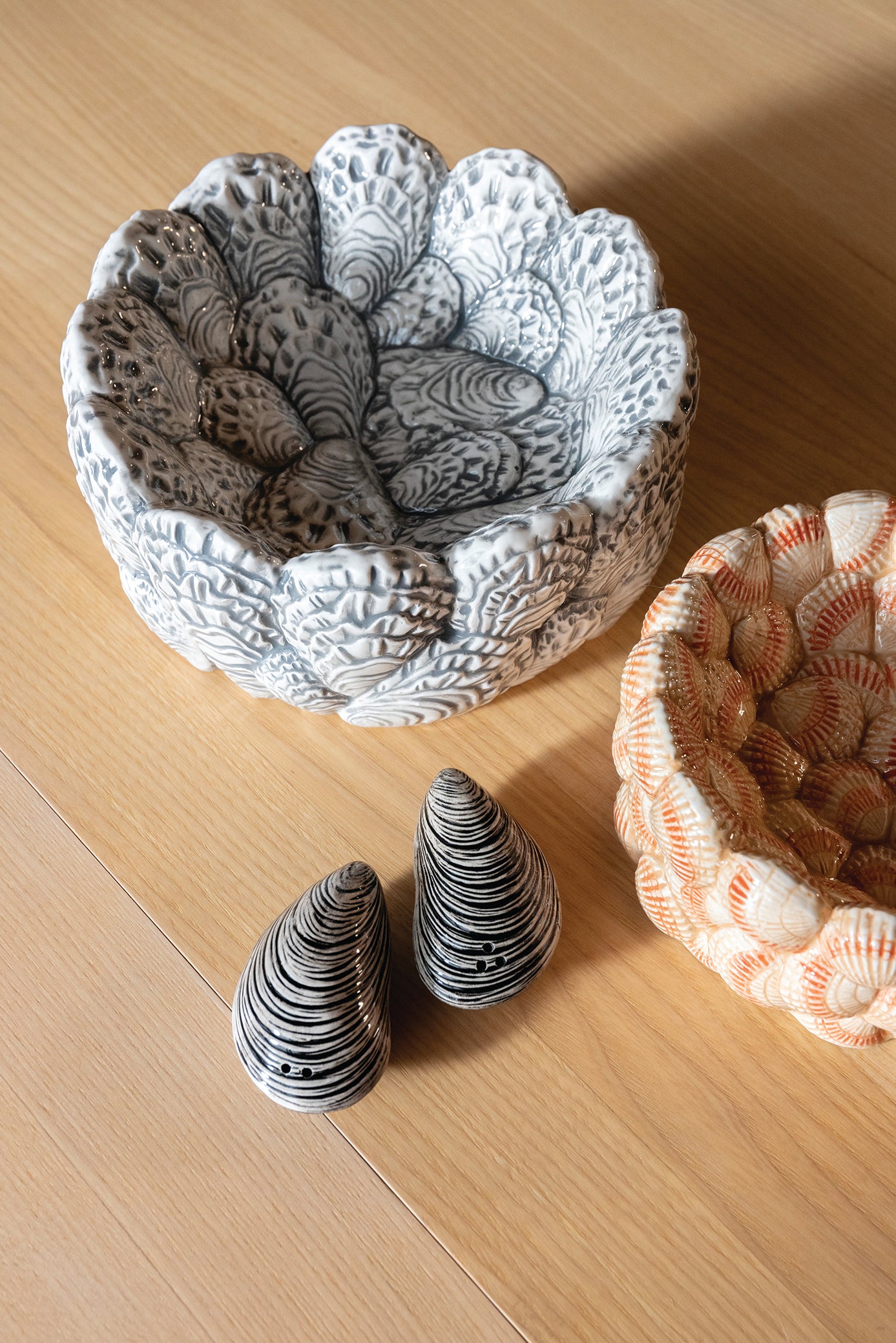 Soľnička a korenička MUSSE čierno-bežová