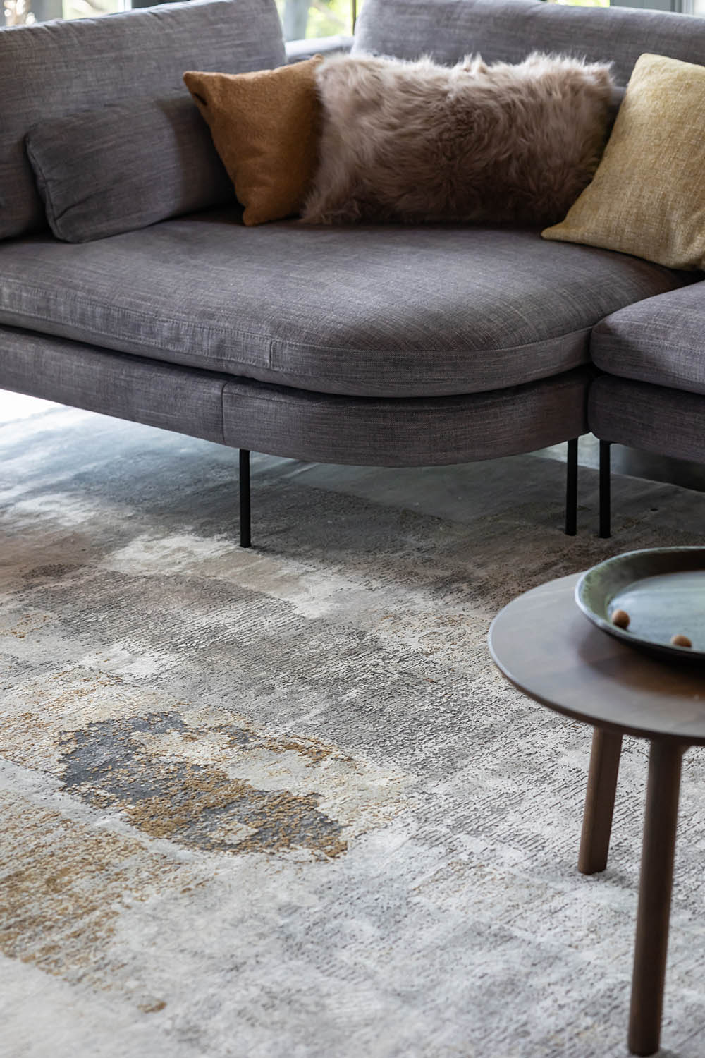 WATERCOLORS GREY rug in gray with brown