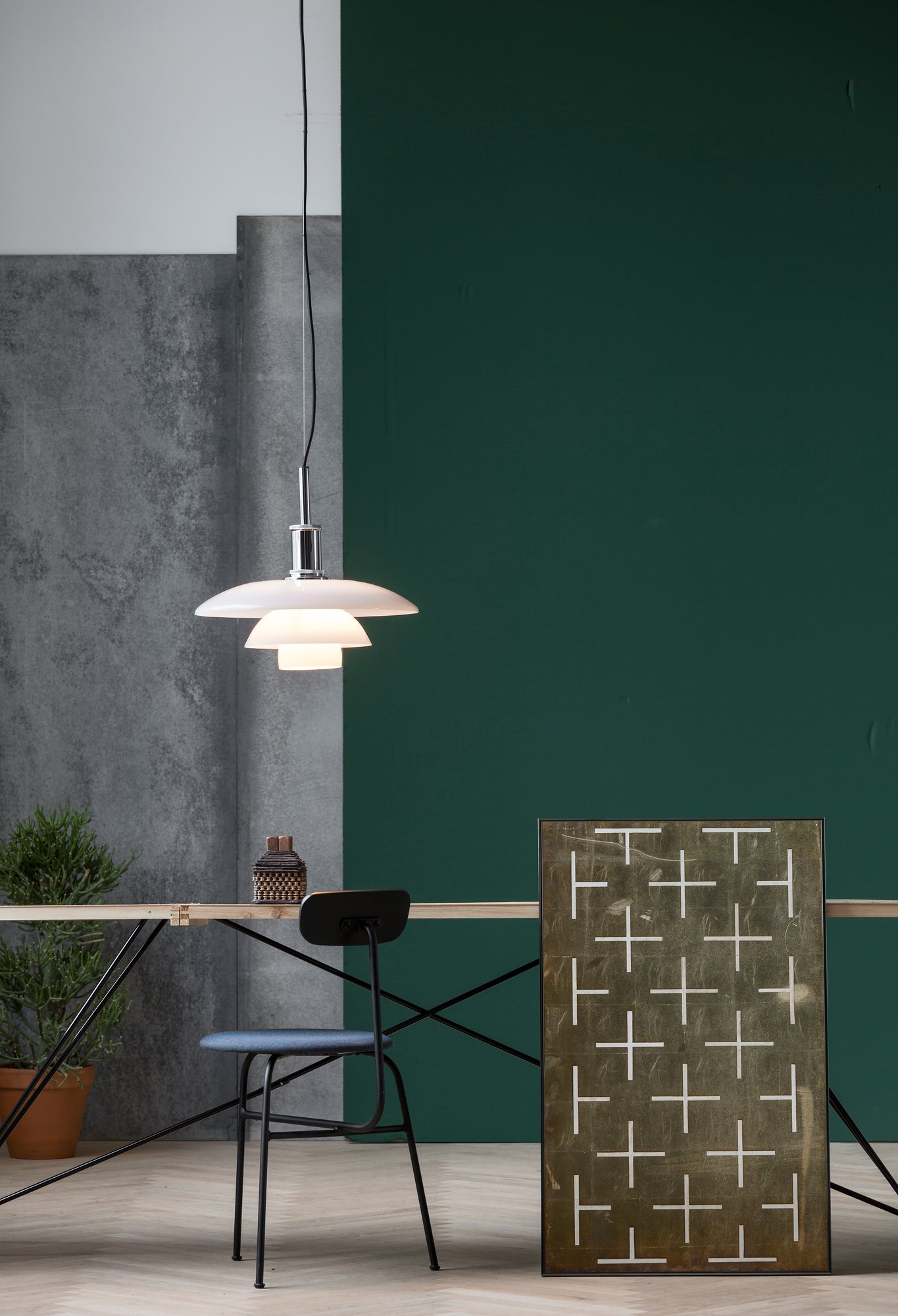 Závesná lampa PH 4½-4 biela s chrómovým povrchom