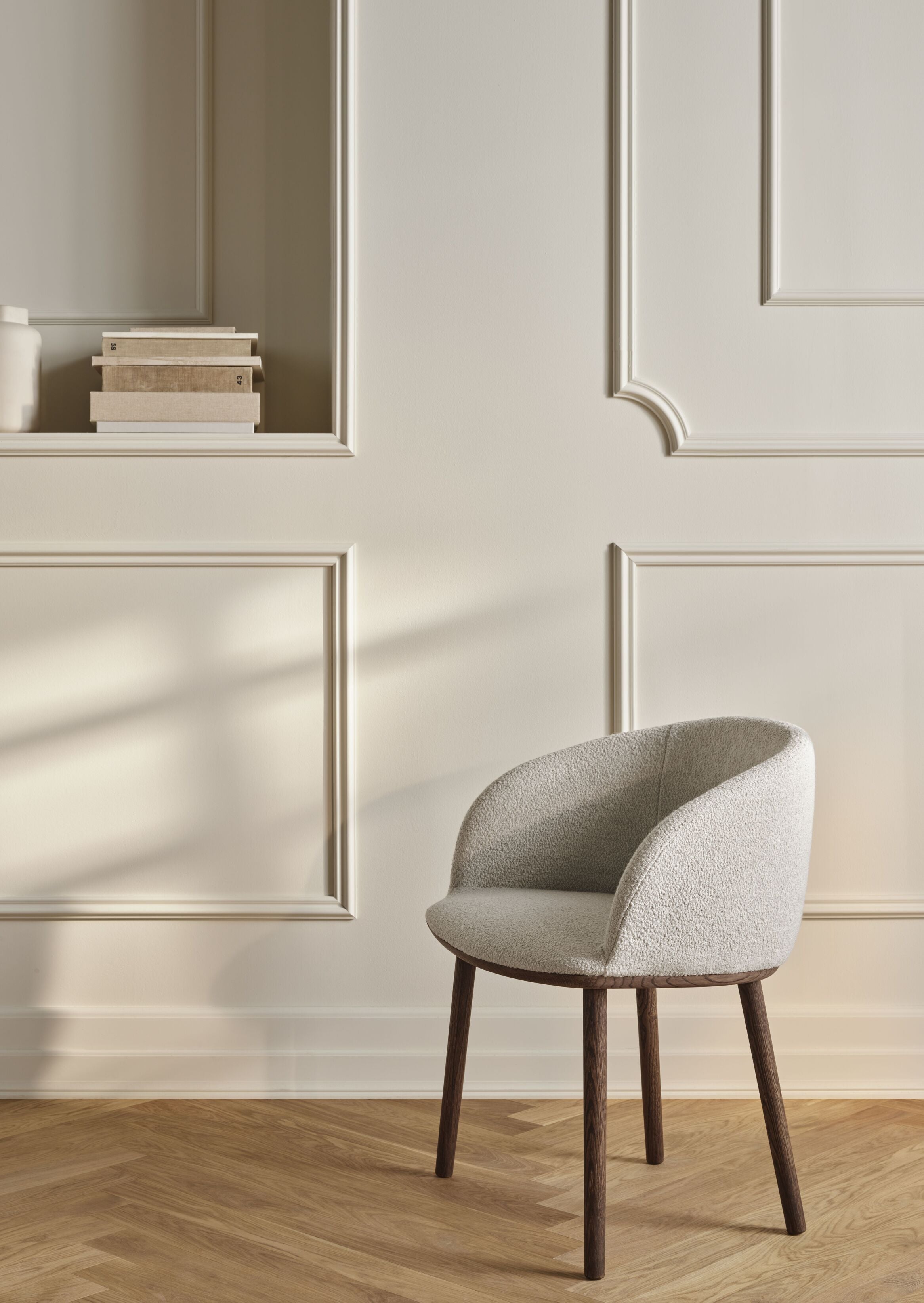 Čalúnená stolička JOIN s dubovou základňou