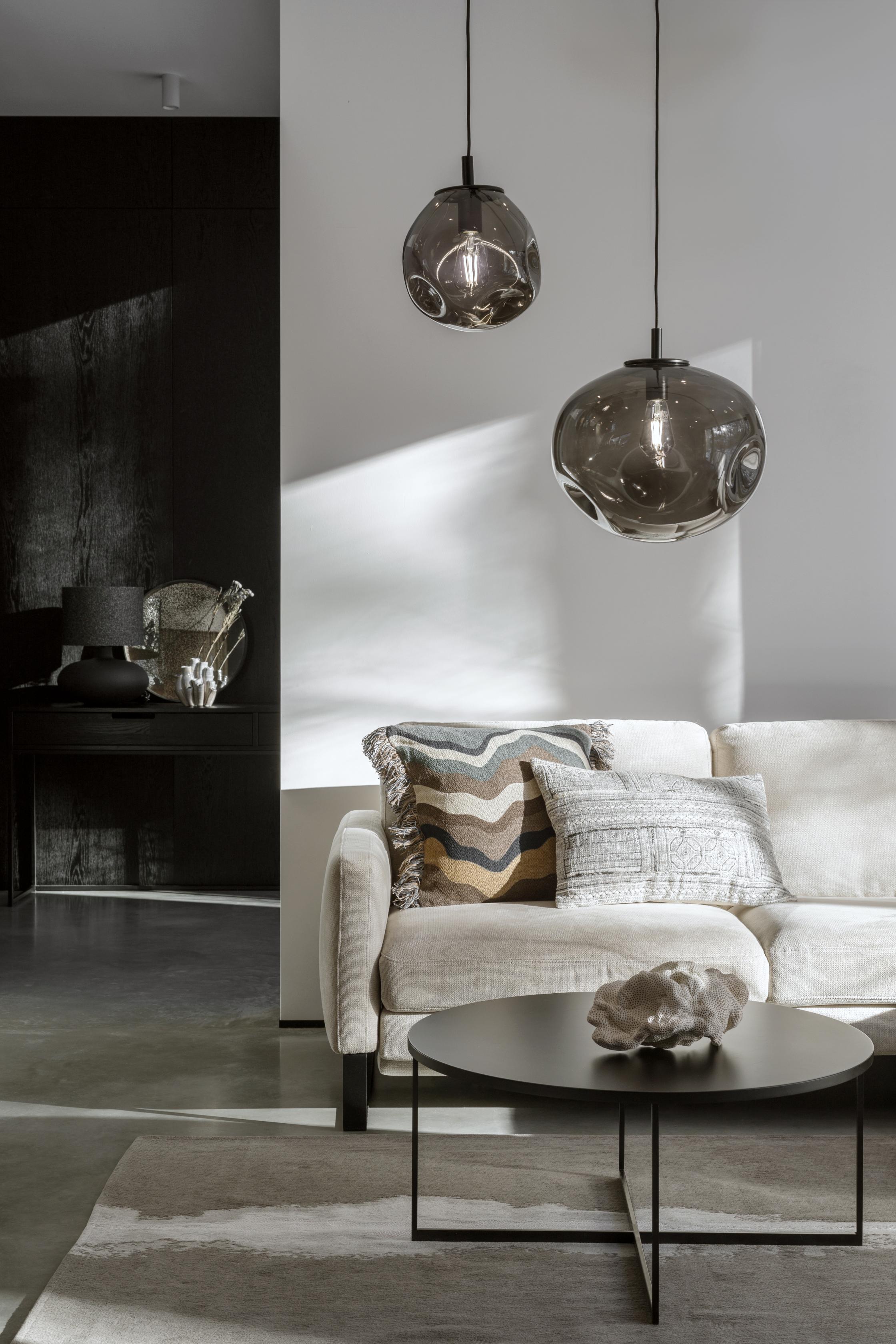 Závesná lampa AVIA dymovo čierna s čiernym povrchom