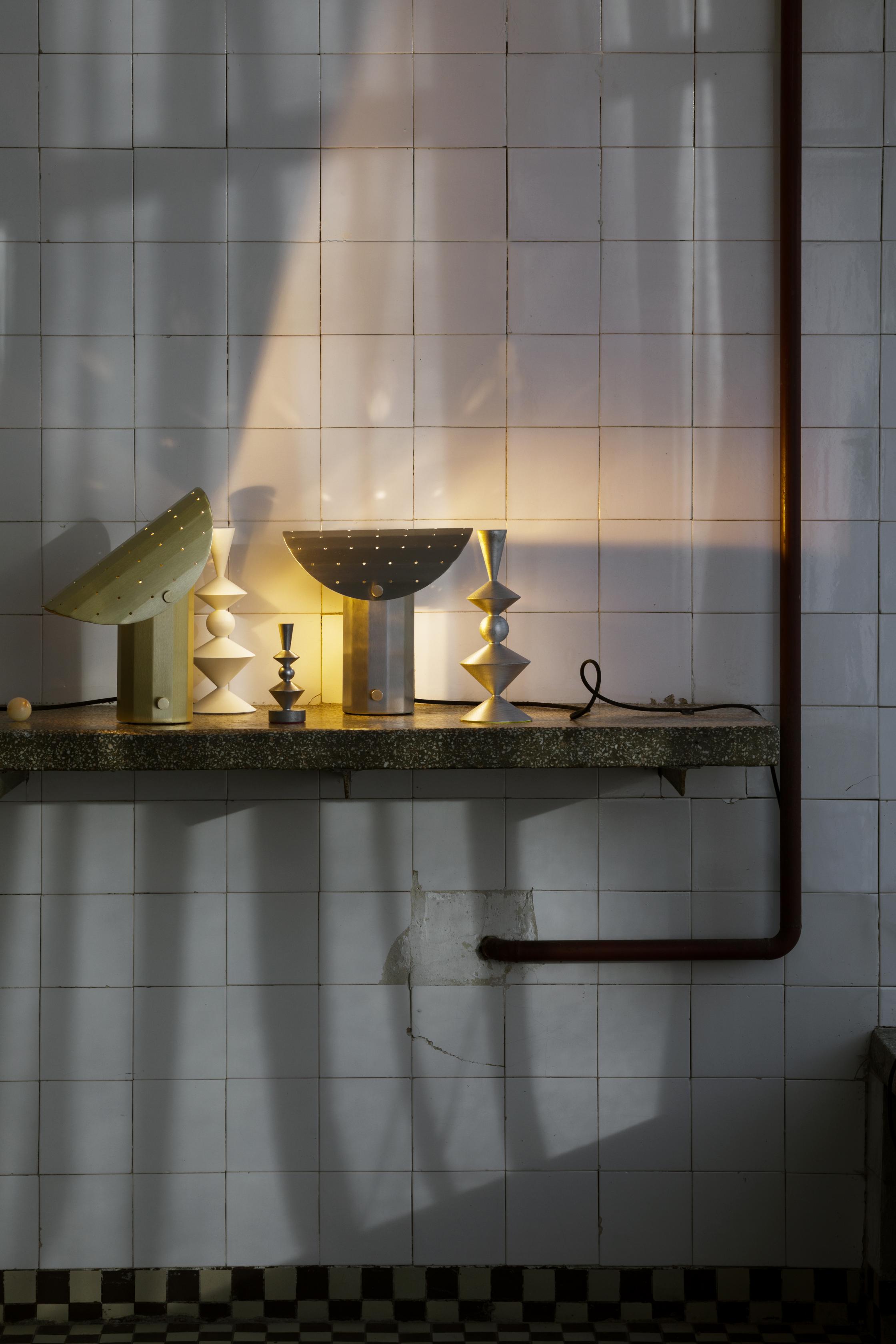 Stolná lampa APOLIN šalviová