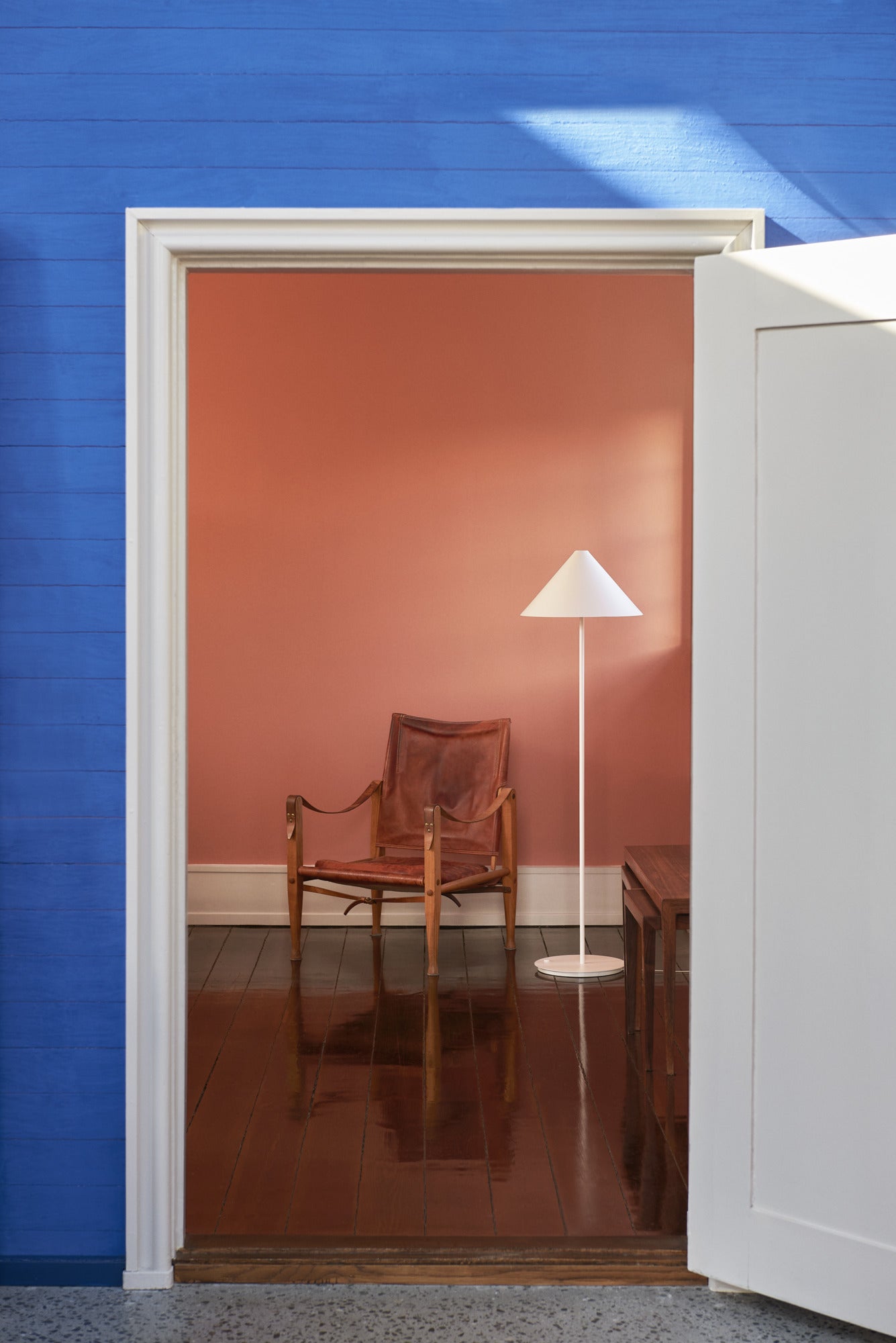 Stojaca lampa KEGLEN biela