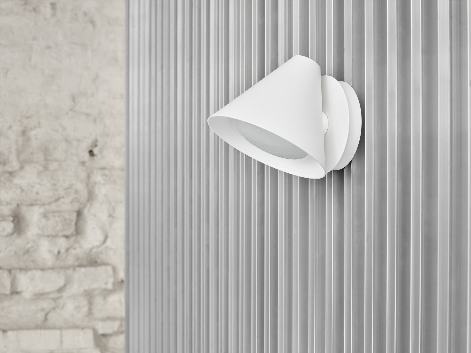 KEGLEN wall lamp white