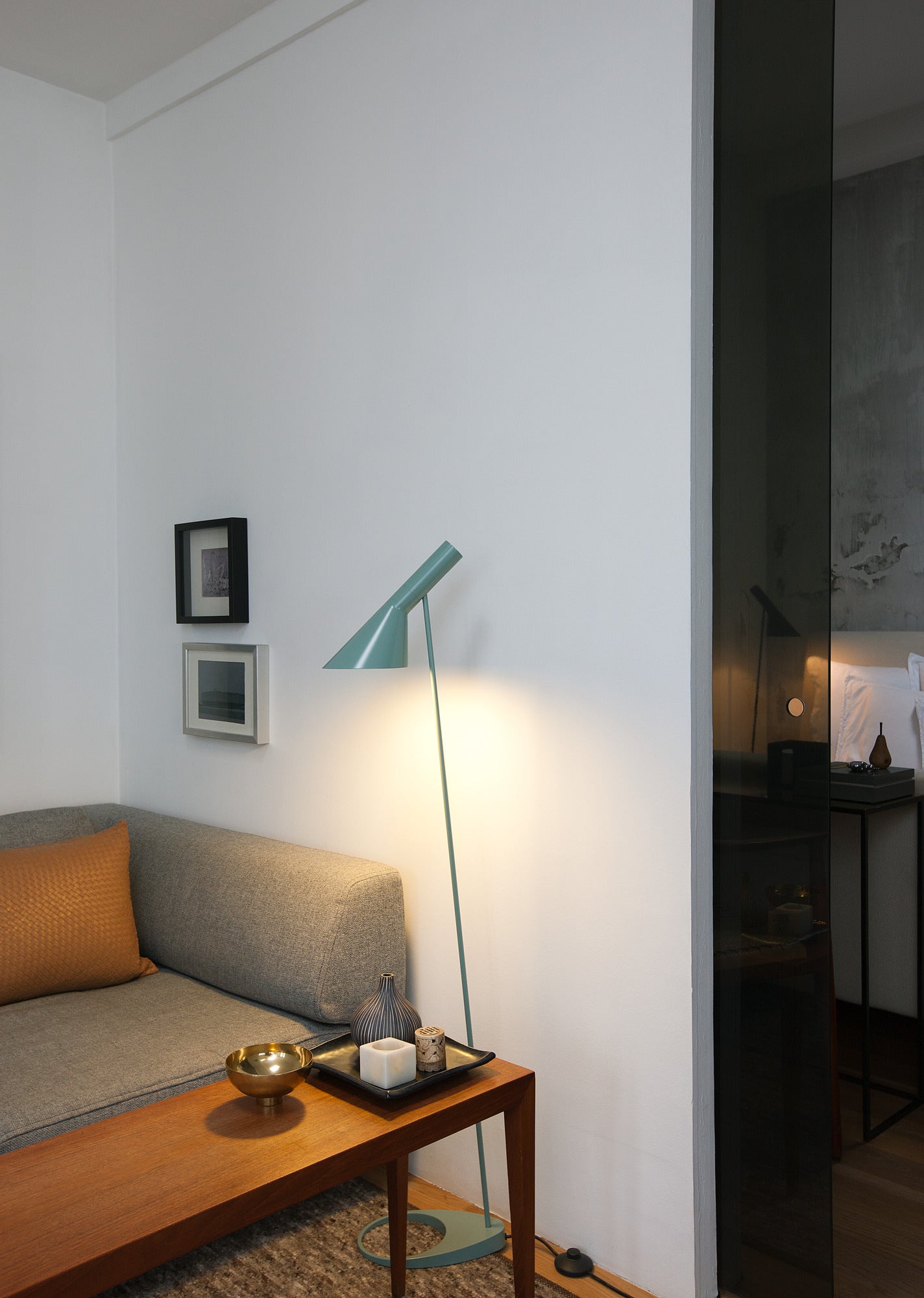 Stojaca lampa AJ špinavá modrá