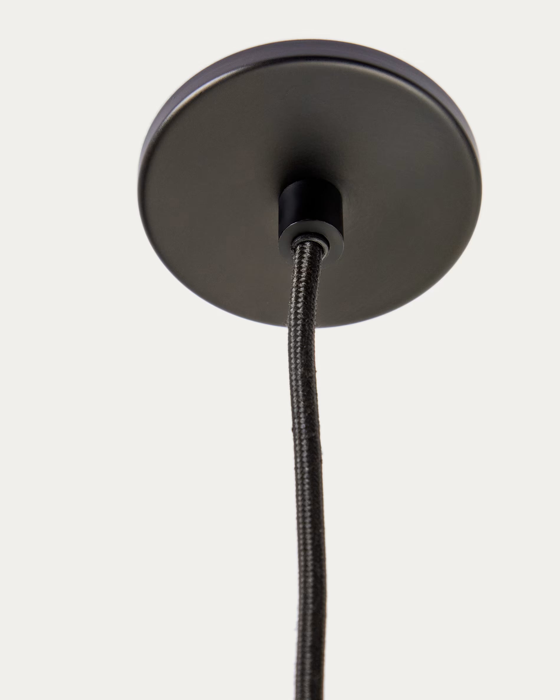 Závesná lampa NUVIRA čierna