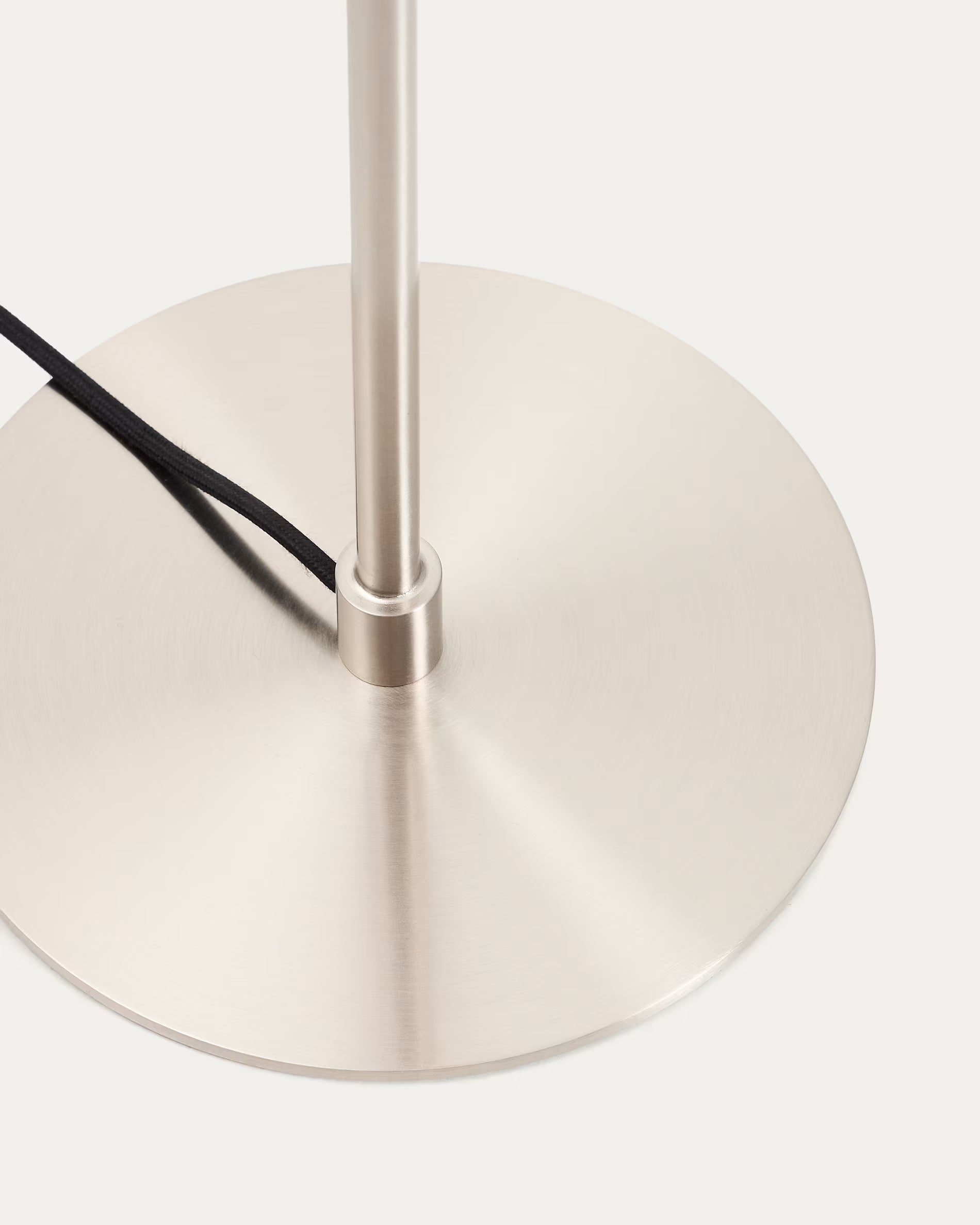 Stolná lampa NUVIRA strieborná