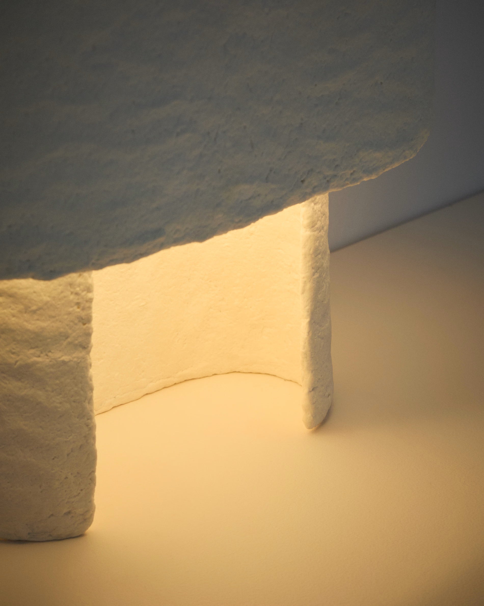 Stolná lampa BEDALA biela