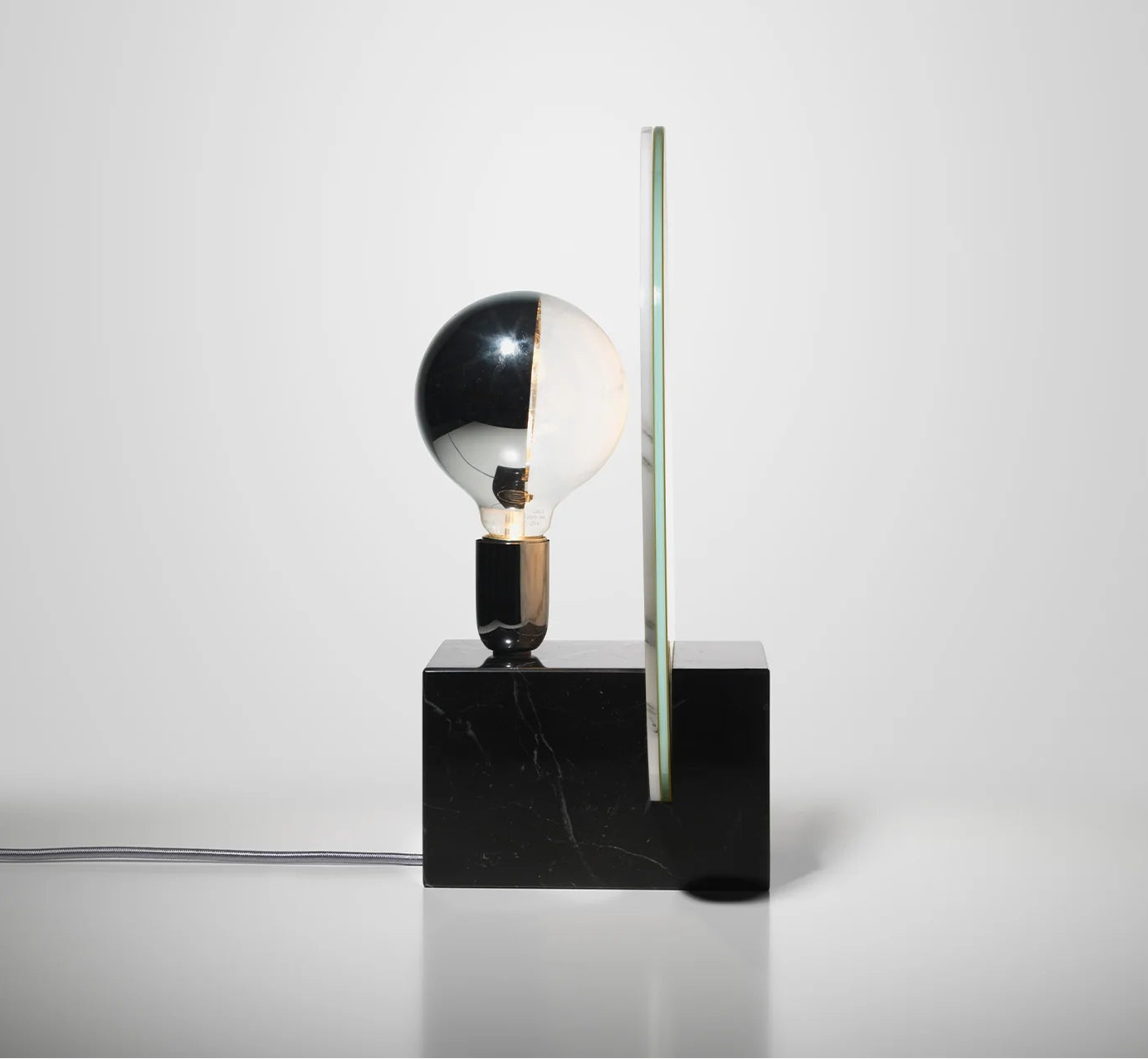 Stolná lampa ACID MARBLE v kyselinovožltej farbe s čiernym mramorovým podstavcom