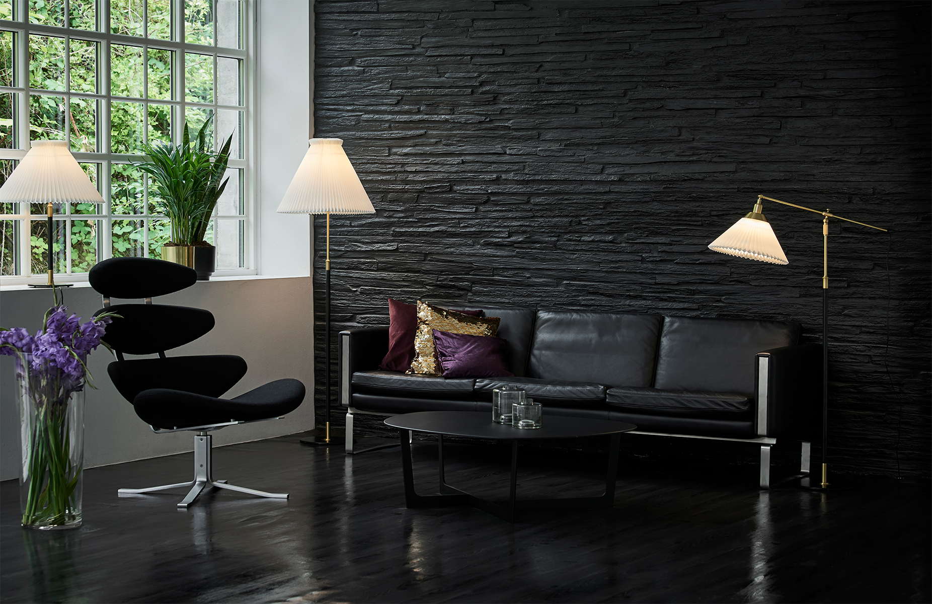 Floor lamp MODEL 351 white with black and gold base