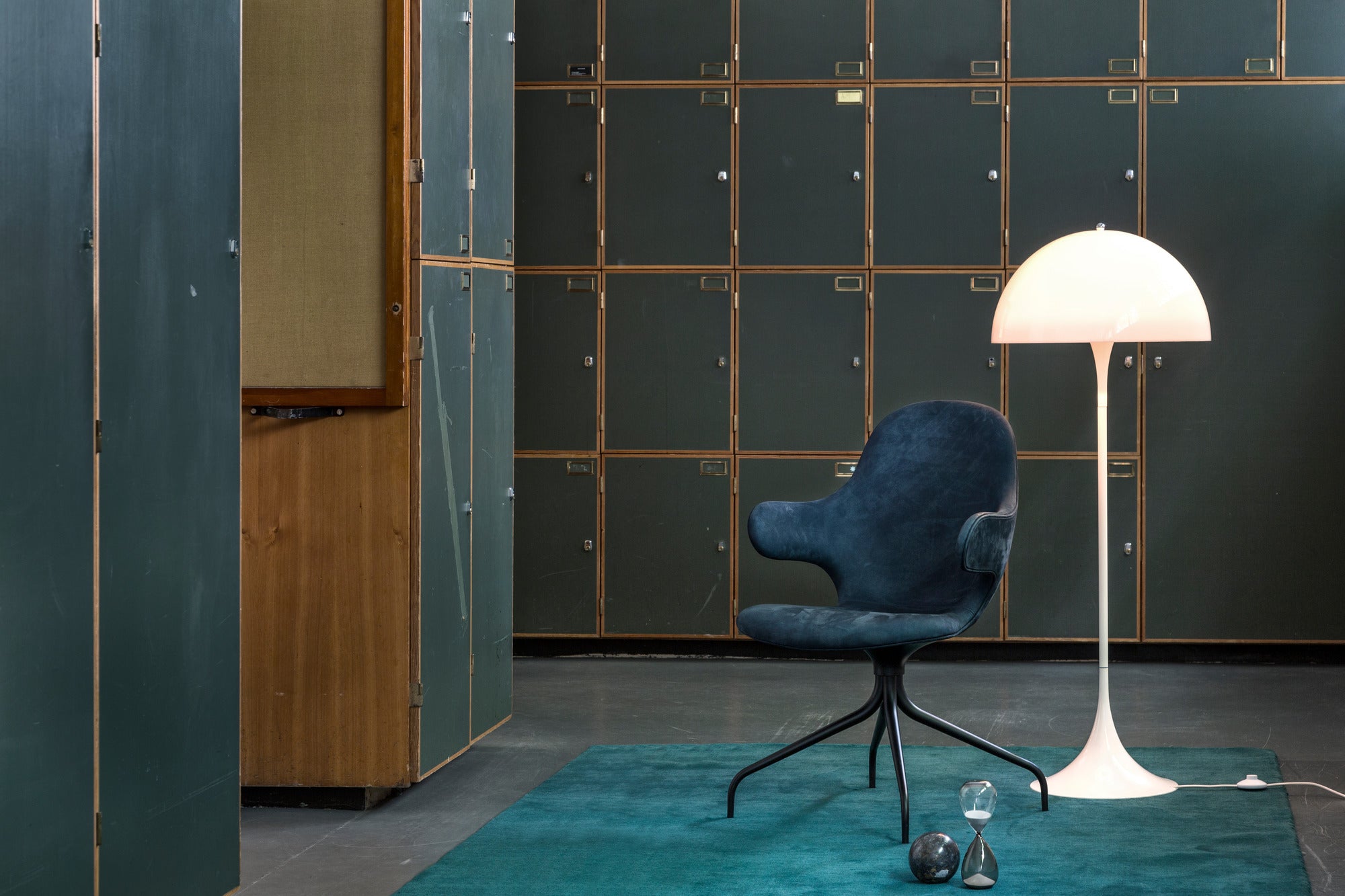 Stolná lampa PANTHELLA biela