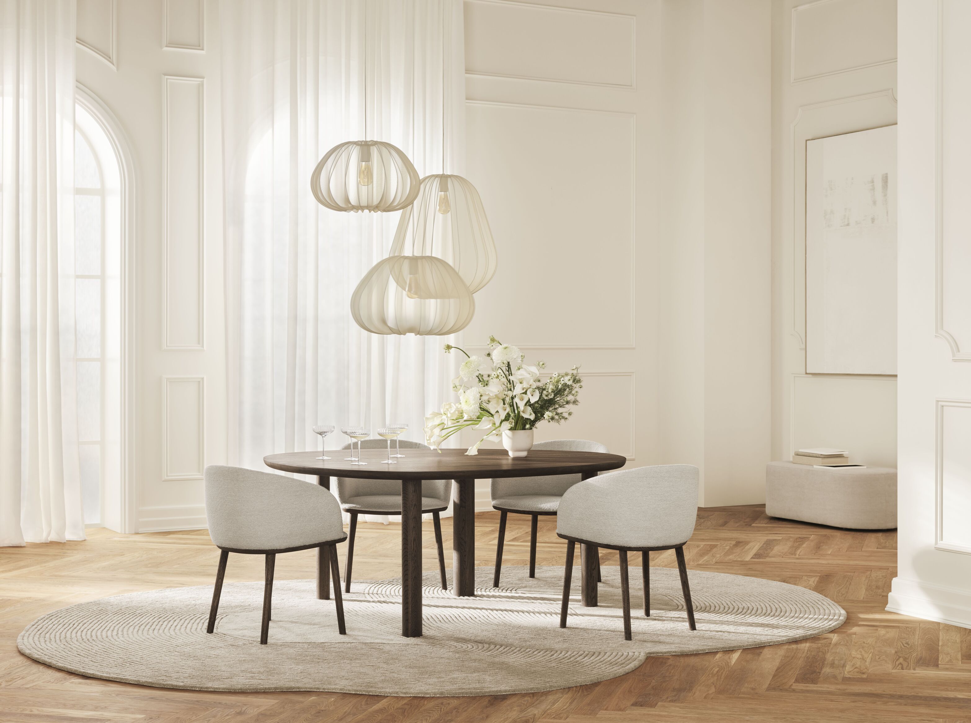 Čalúnená stolička JOIN s dubovou základňou