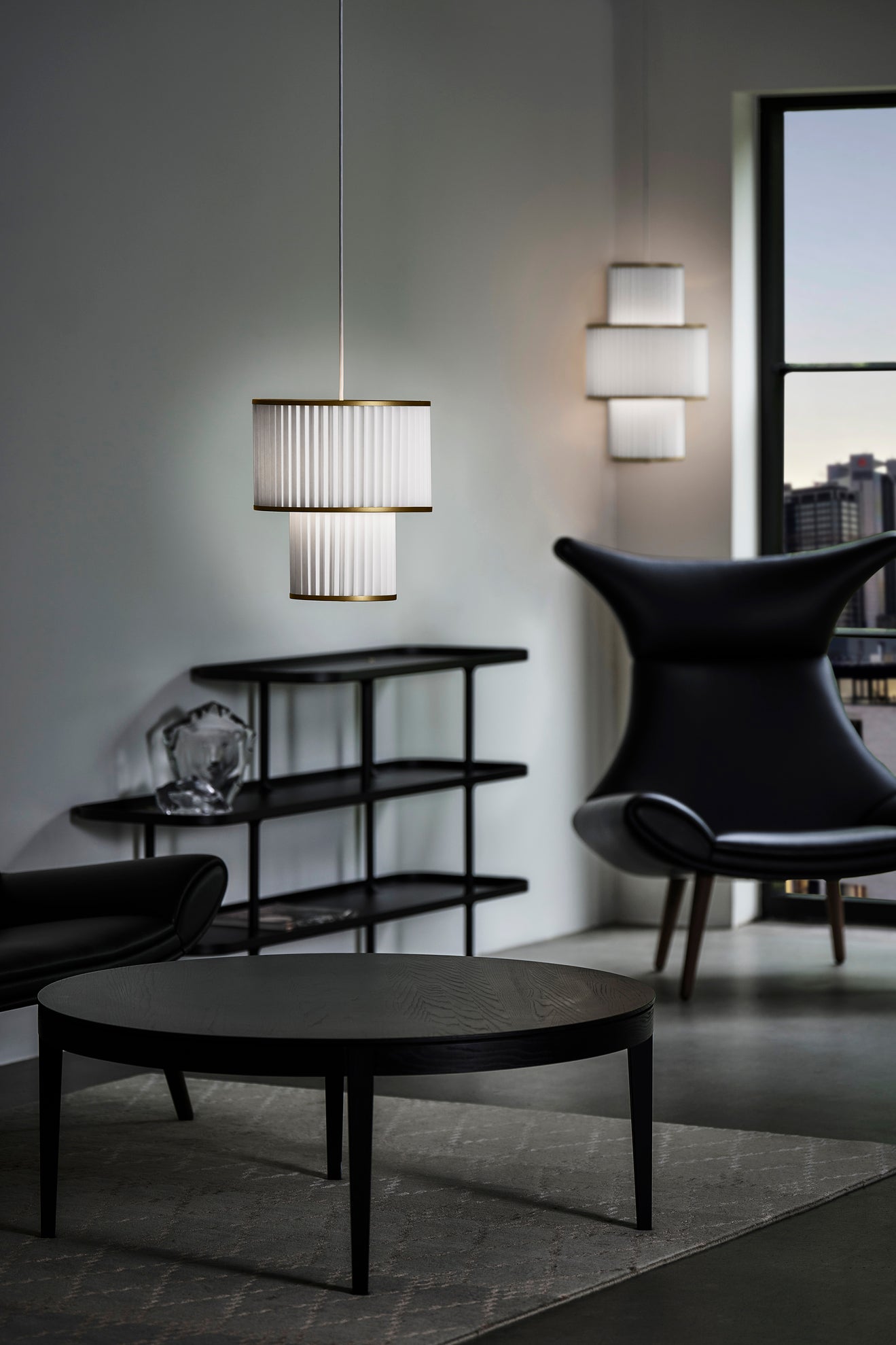 Závesná lampa MODEL 110 PLIVELLO biela so zlatou