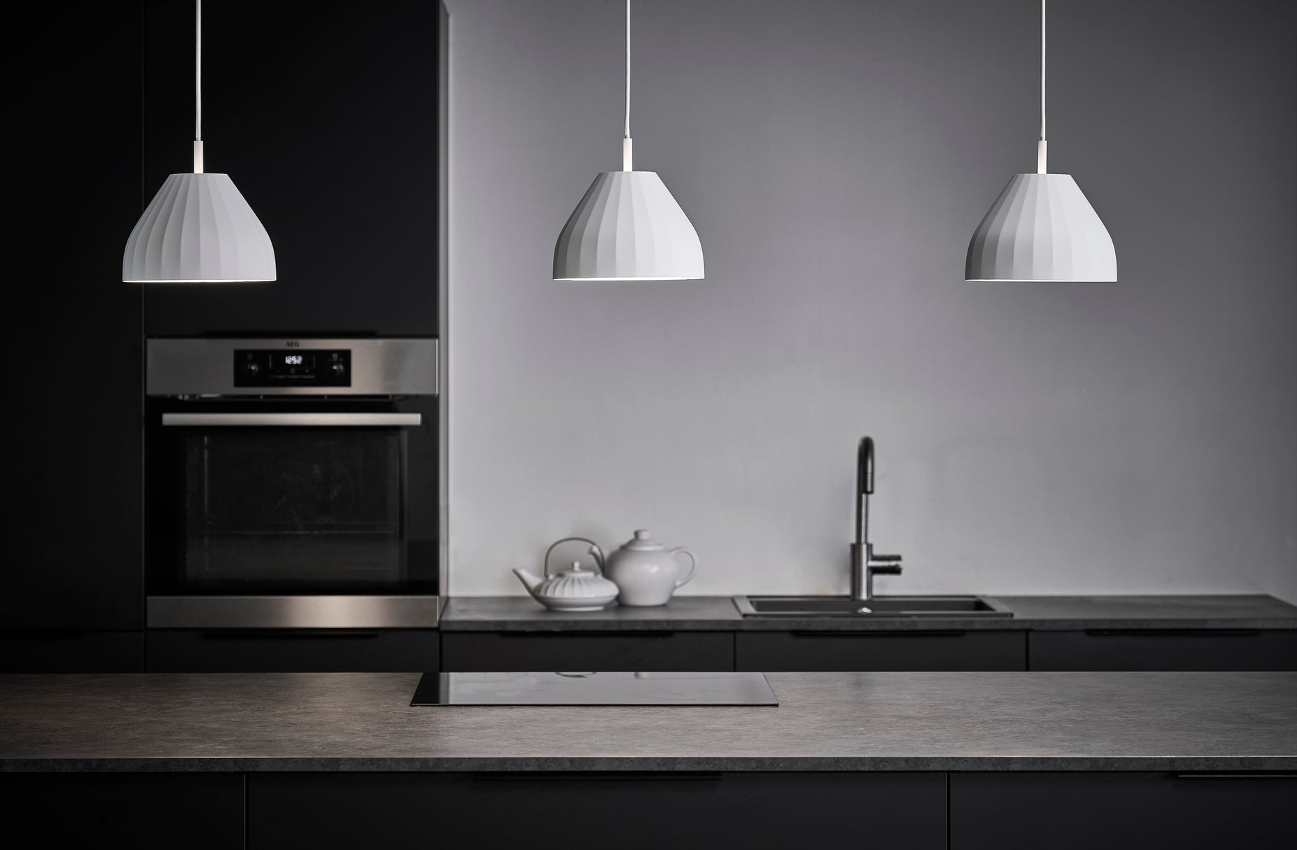 Závesná lampa MODEL 140 FACET biela