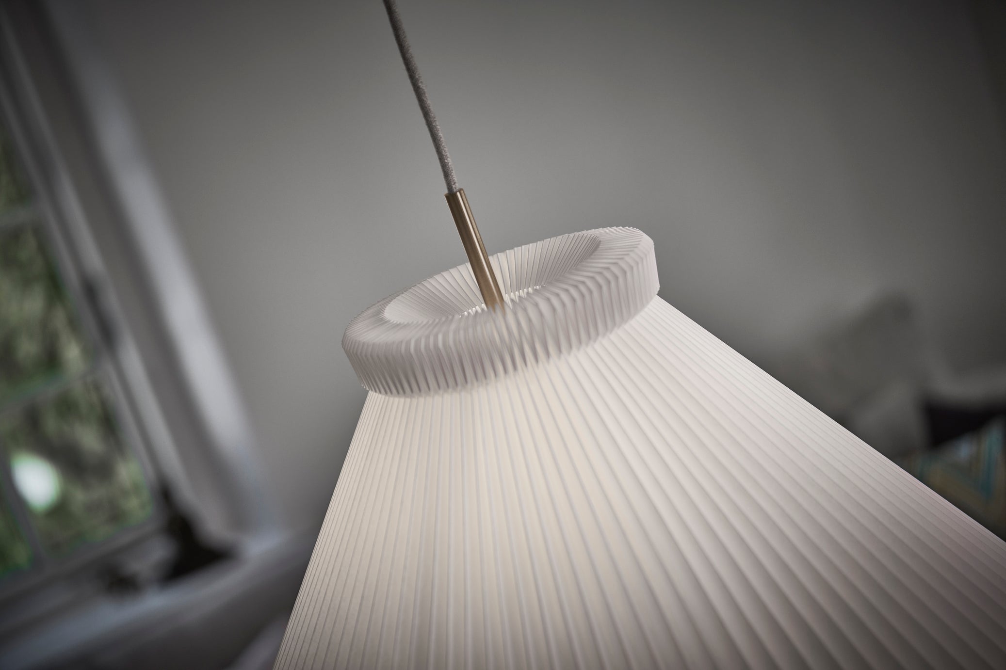 Závesná lampa MODEL 1 biela