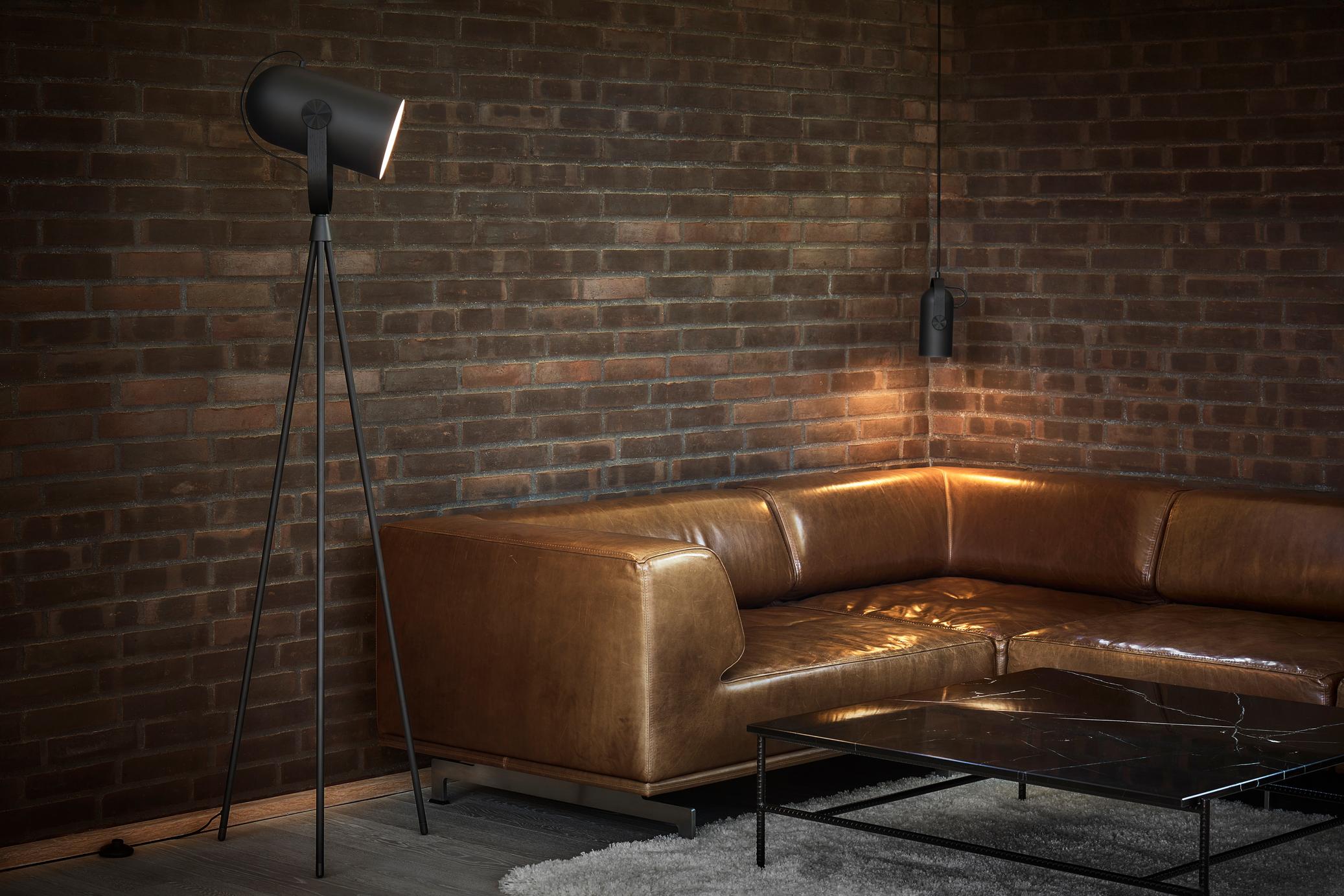 Stojaca lampa MODEL 362 CARRONADE II čierna