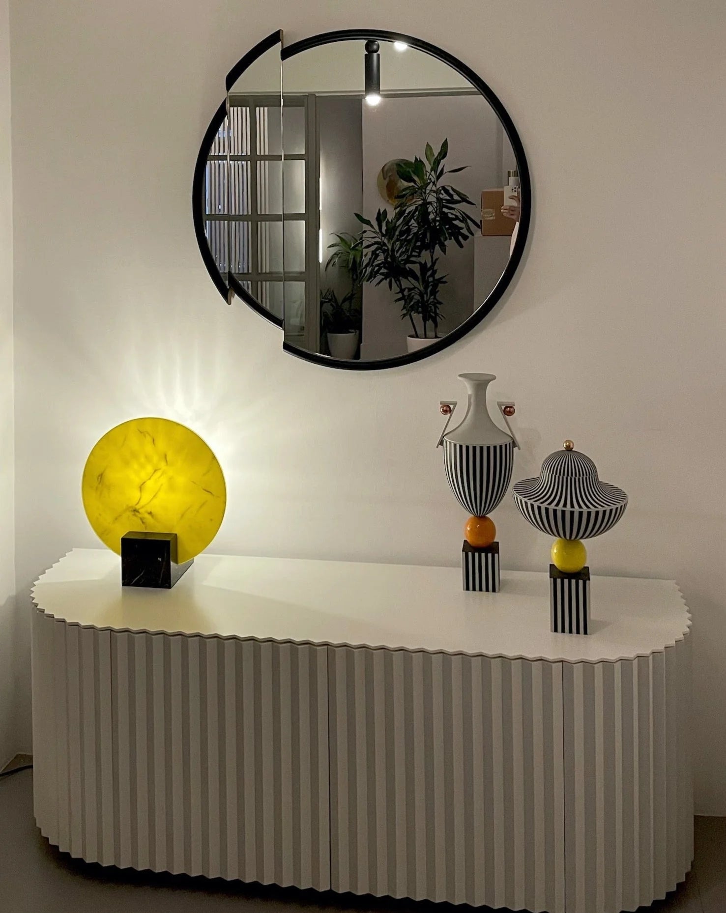 Stolná lampa ACID MARBLE v kyselinovožltej farbe s čiernym mramorovým podstavcom