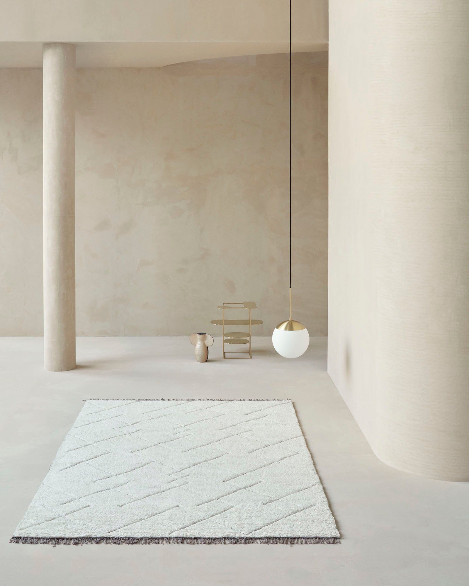 TORUN beige rug with black