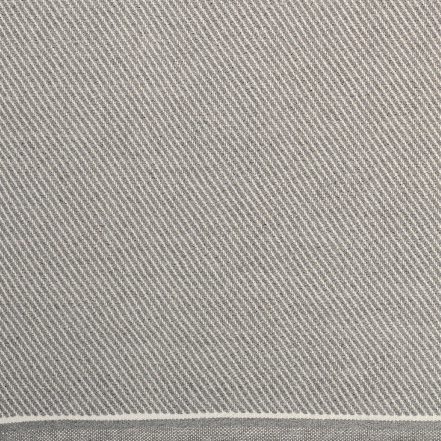 DAWN LIGHT gray rug with white stripe