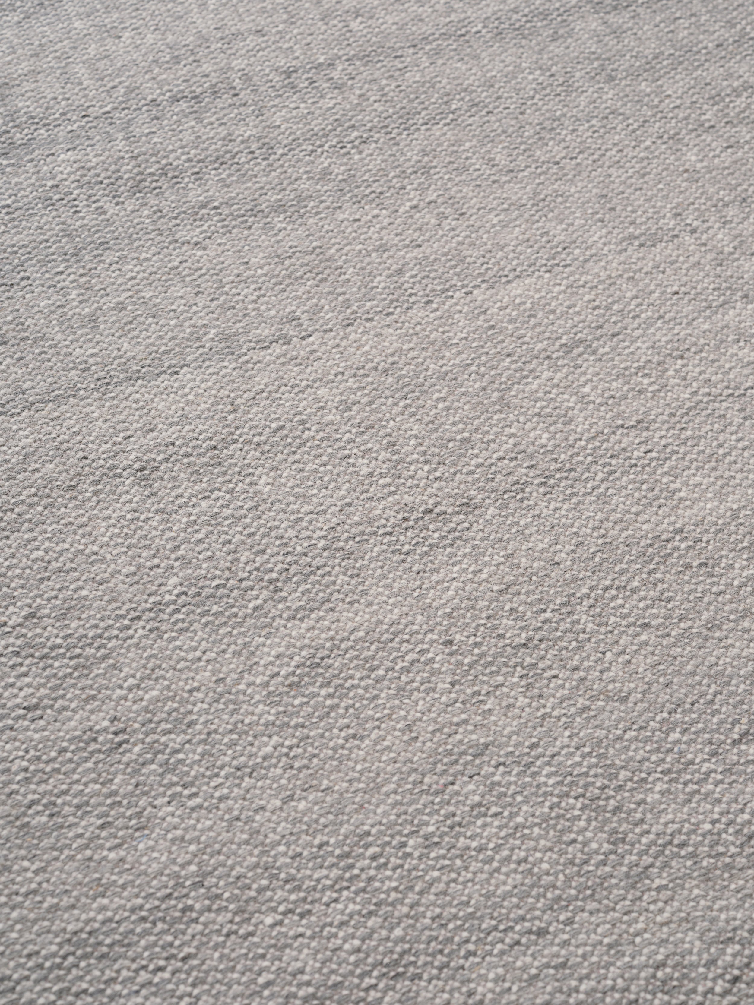 Koberec FRODE strieborný