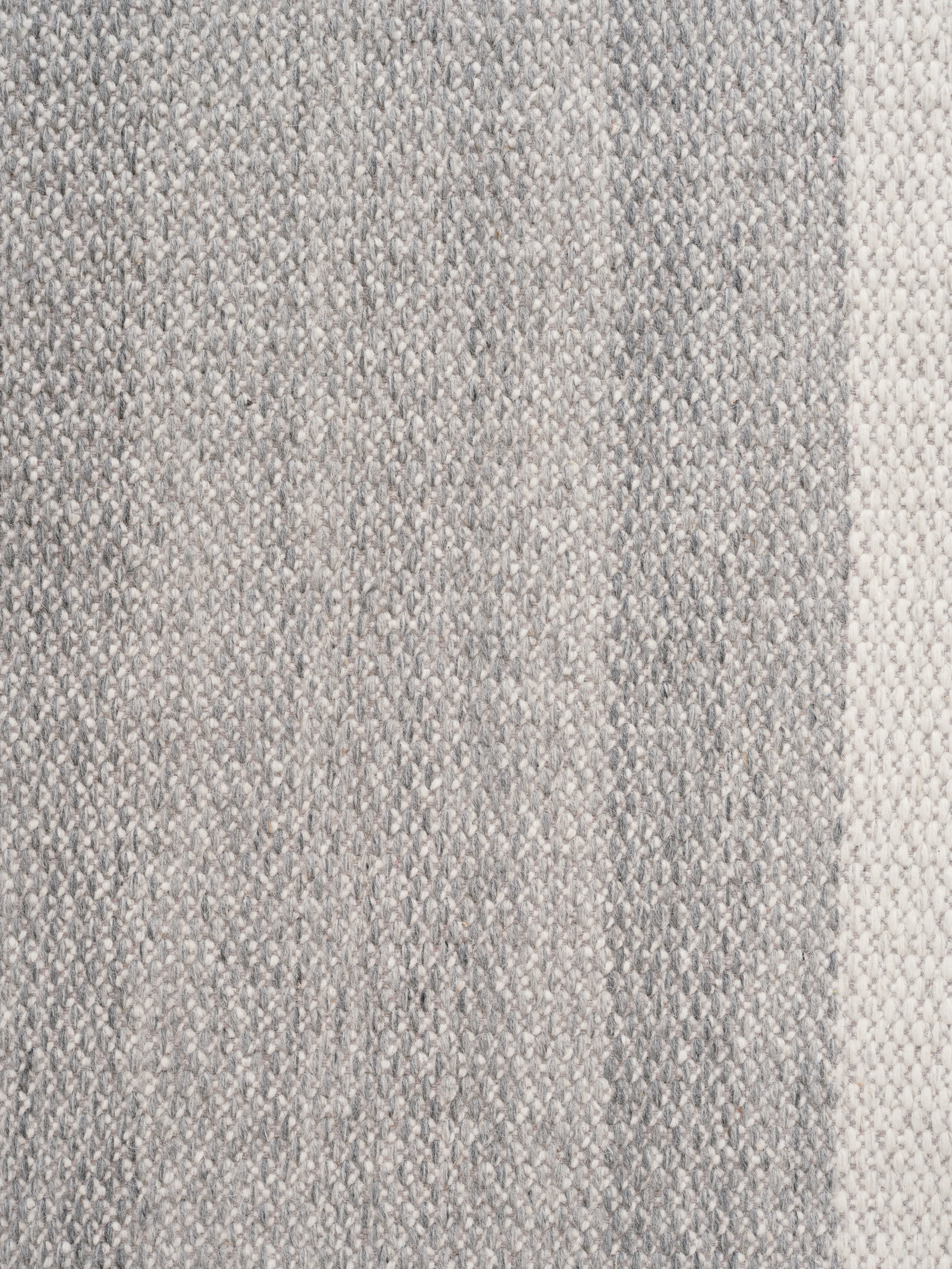 Koberec FRODE strieborný