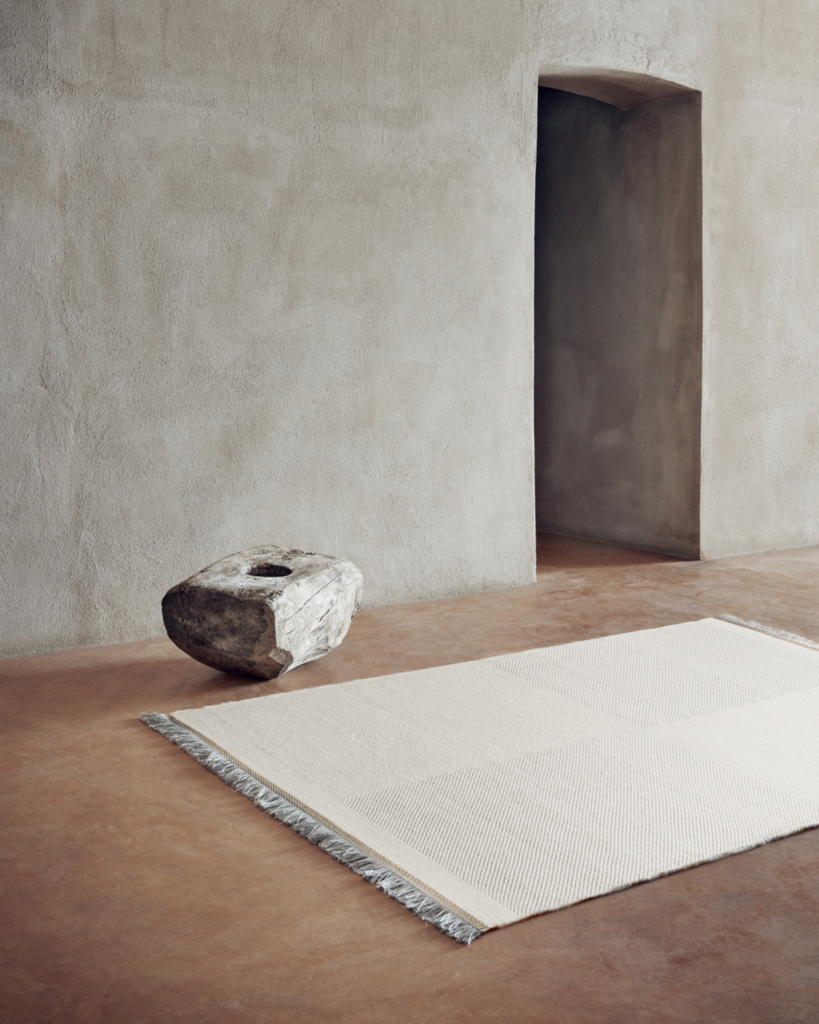 MATTIA rug broken white