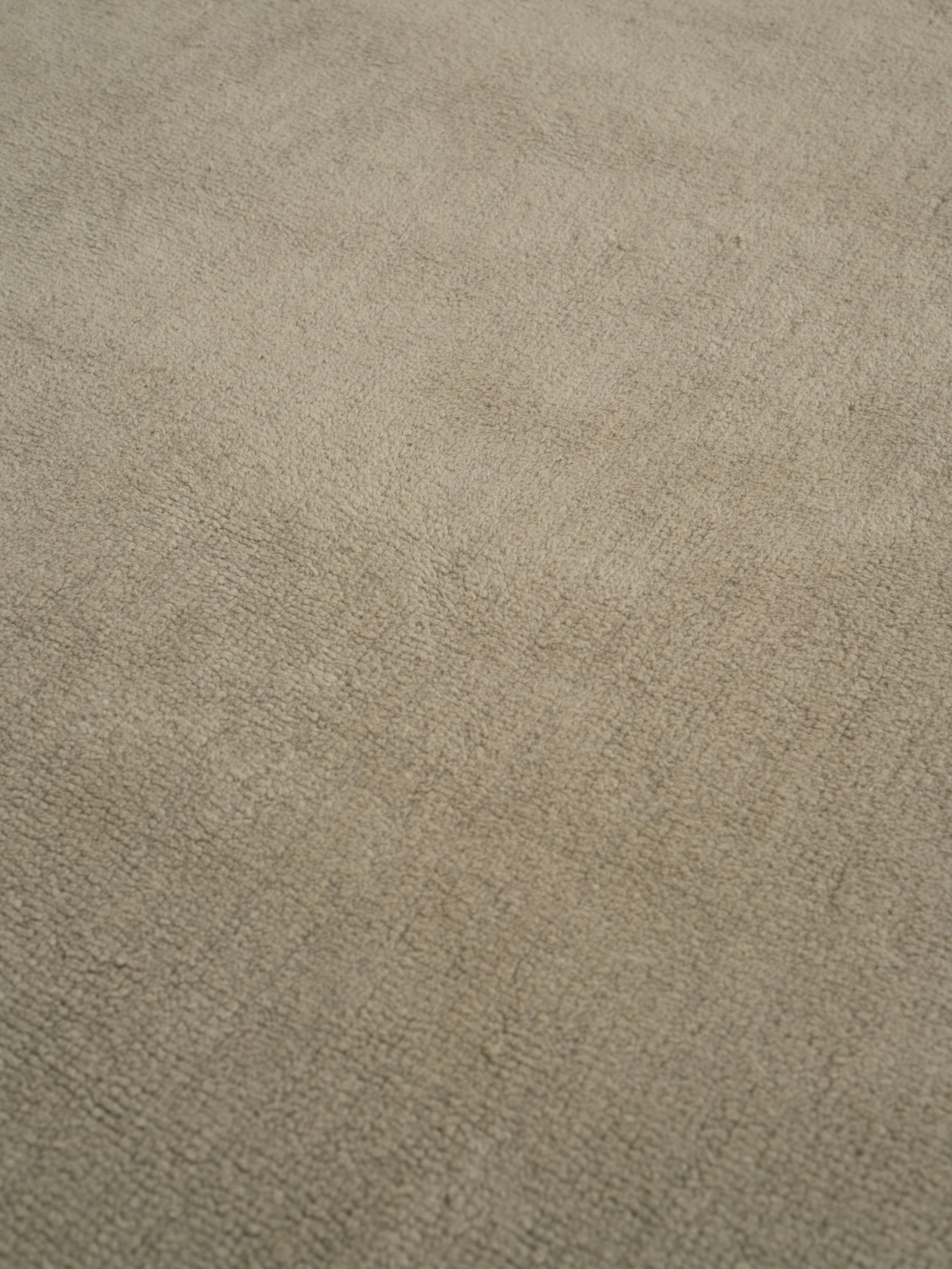 Koberec HUSHED FRAME tmavobežový