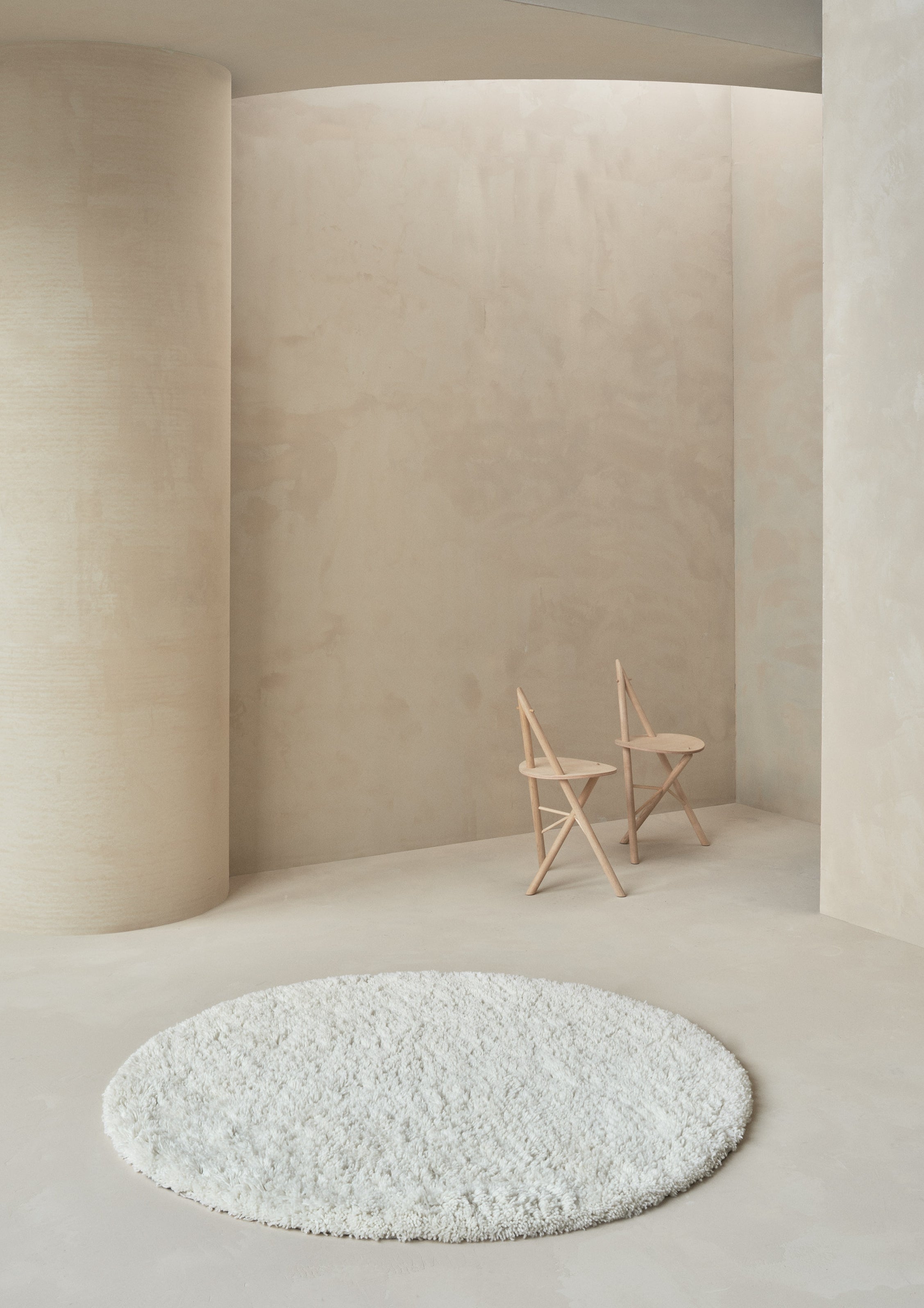 Dywan okrągły VANTAA biały z długim włosiem