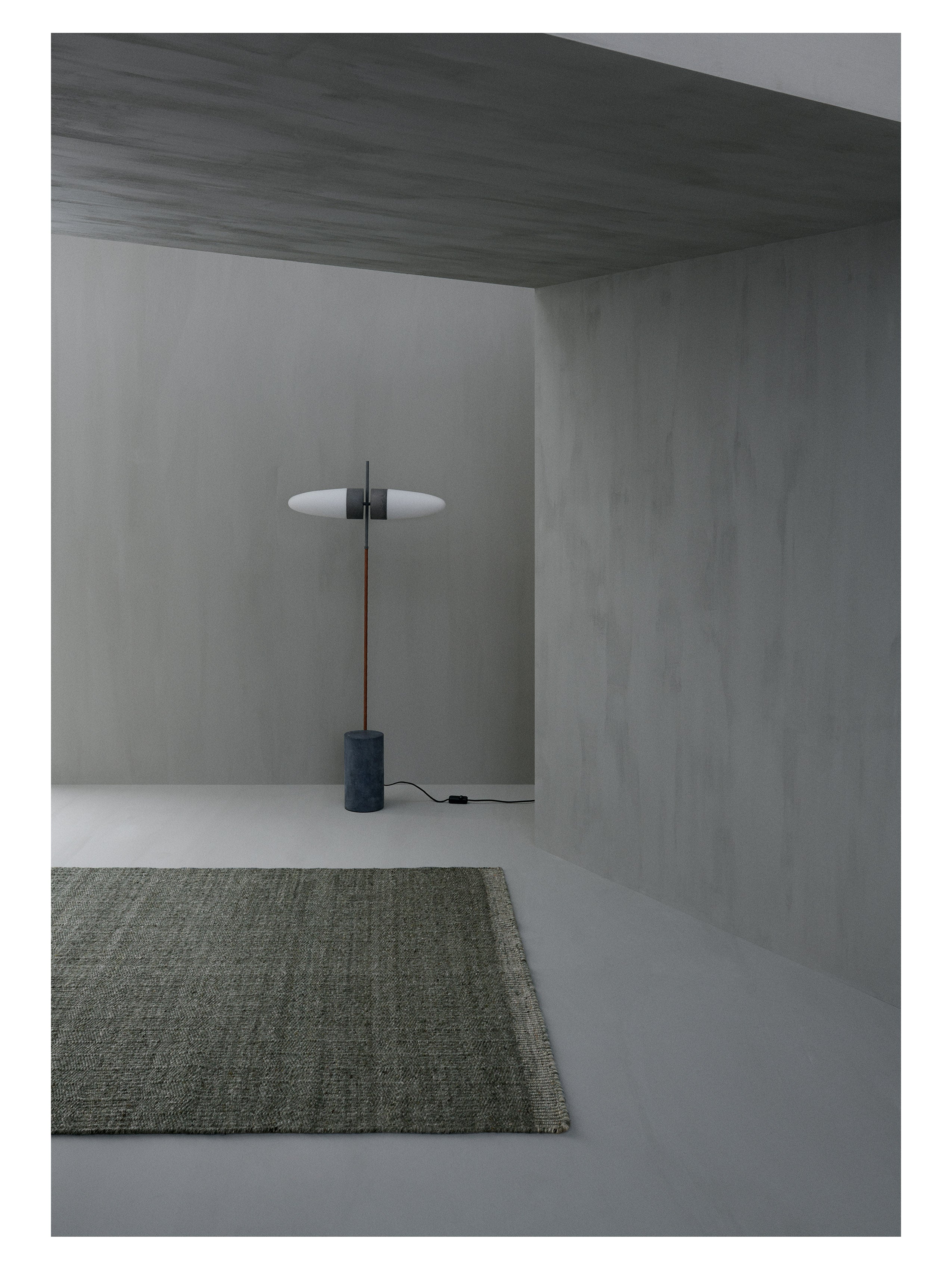 VERSANTI Dark Gray Rug