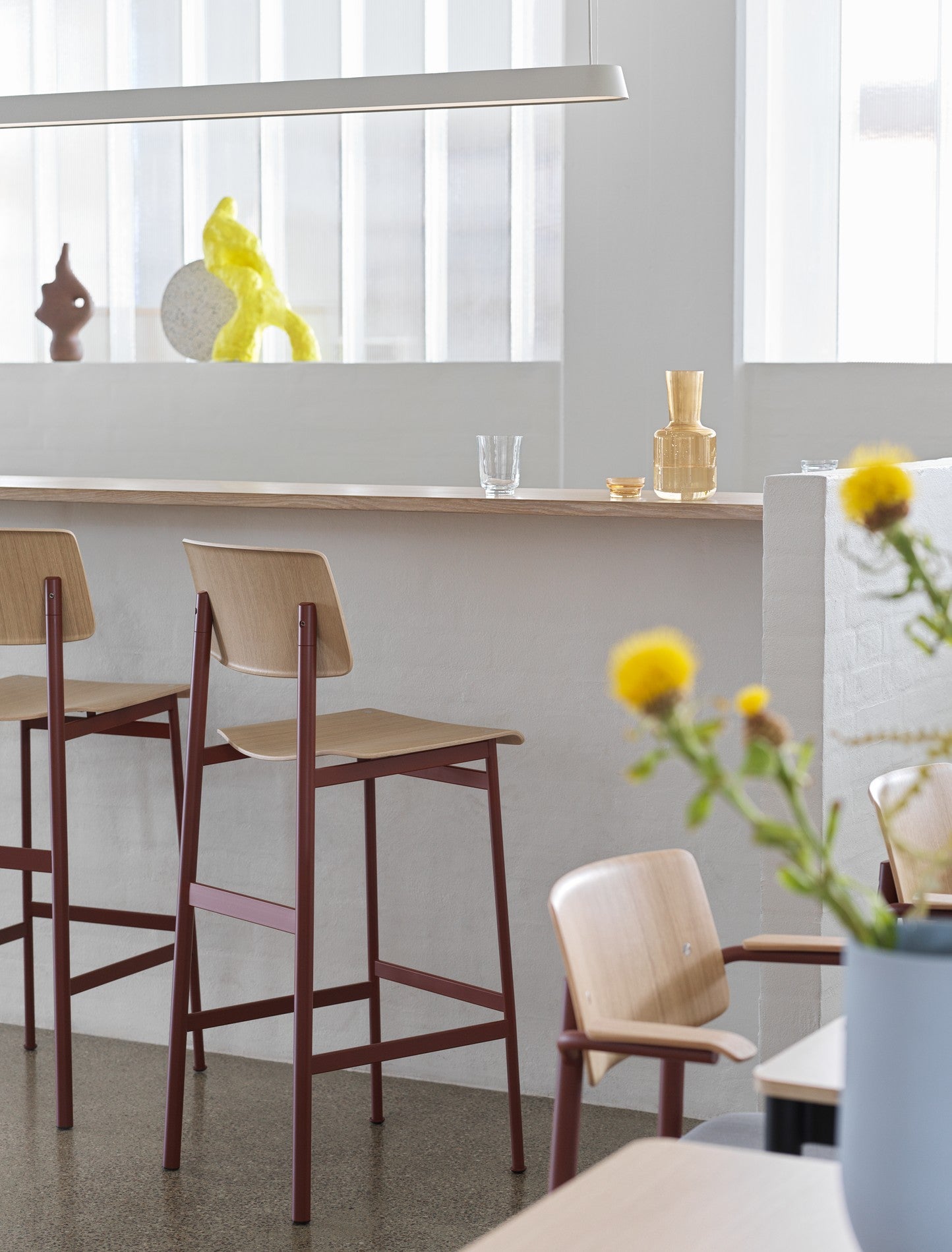 Personalizované barové stoličky LOFT s bordovou základňou