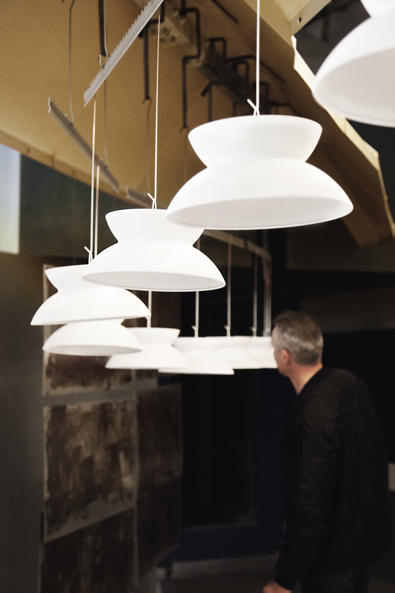 Závesná lampa DOO-WOP biela