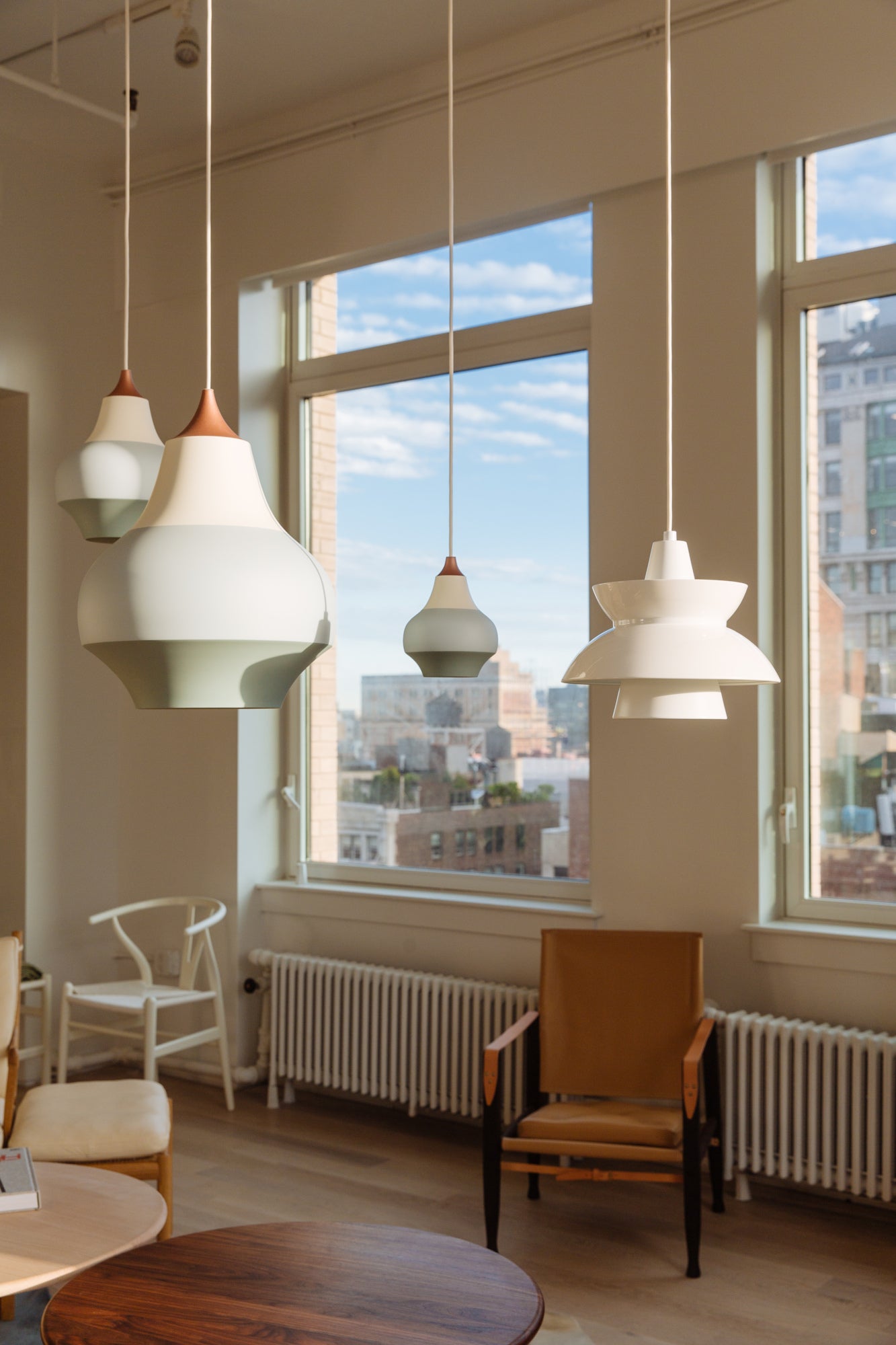Závesná lampa DOO-WOP biela