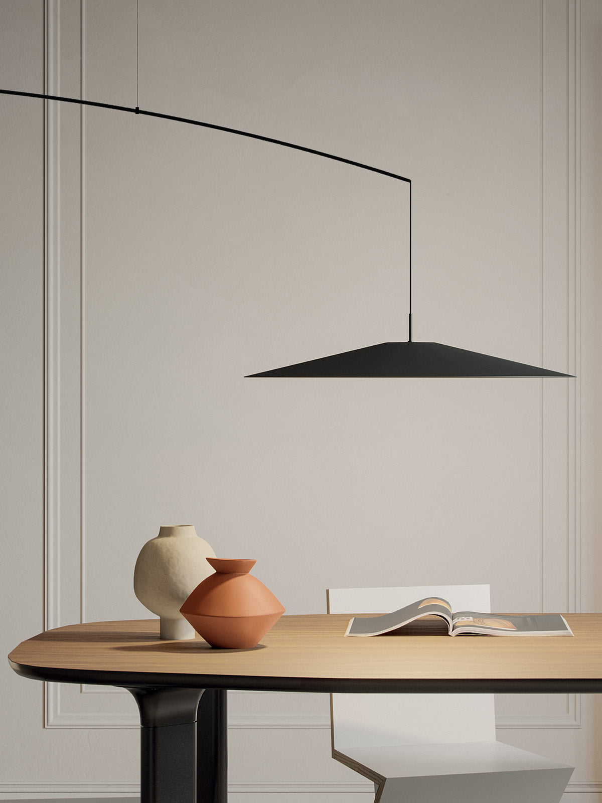 KOINÉ black suspended floor lamp with arm