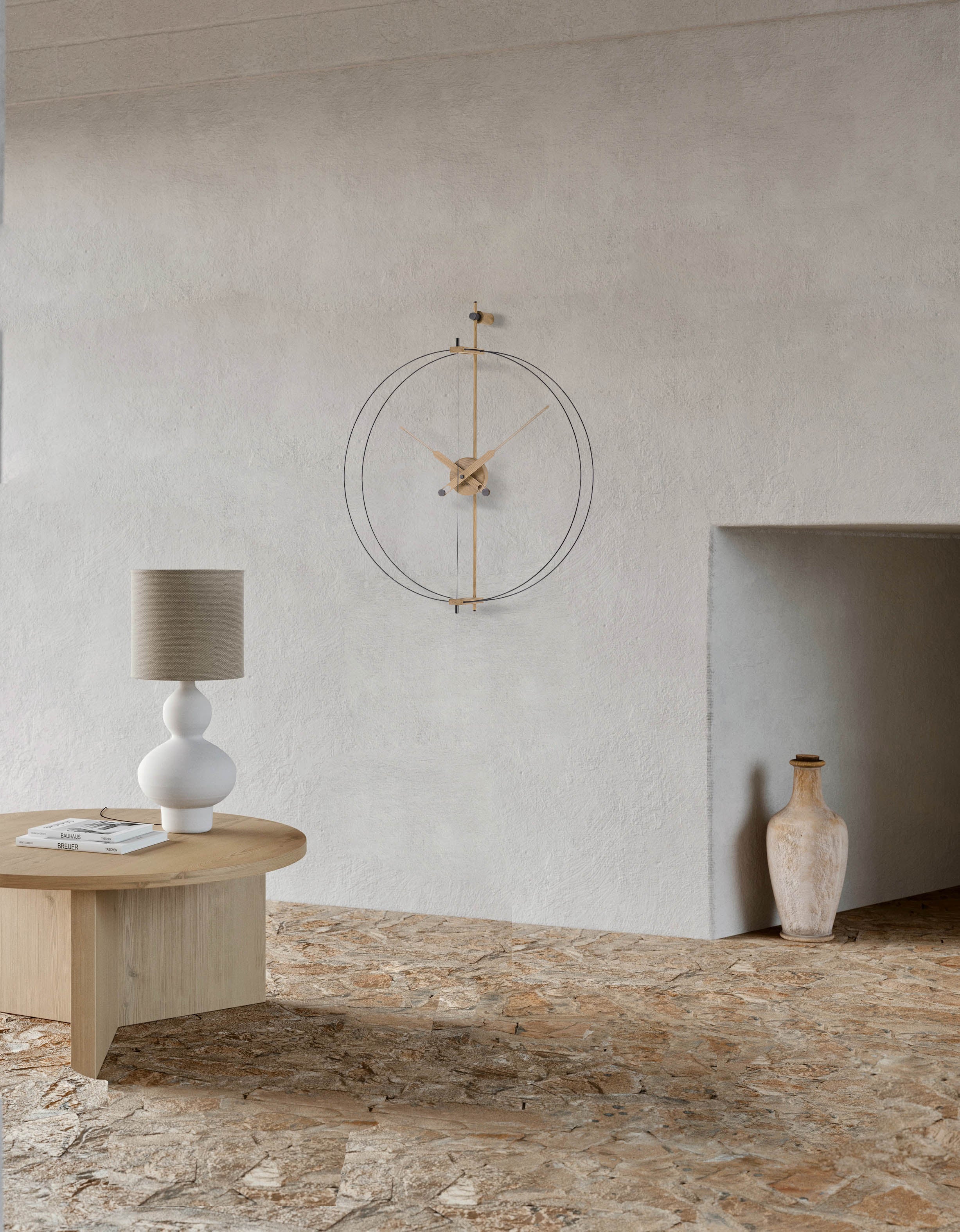 Nástenné hodiny MINI BARCELONA PREMIUM z dubového dreva s čiernym povrchom