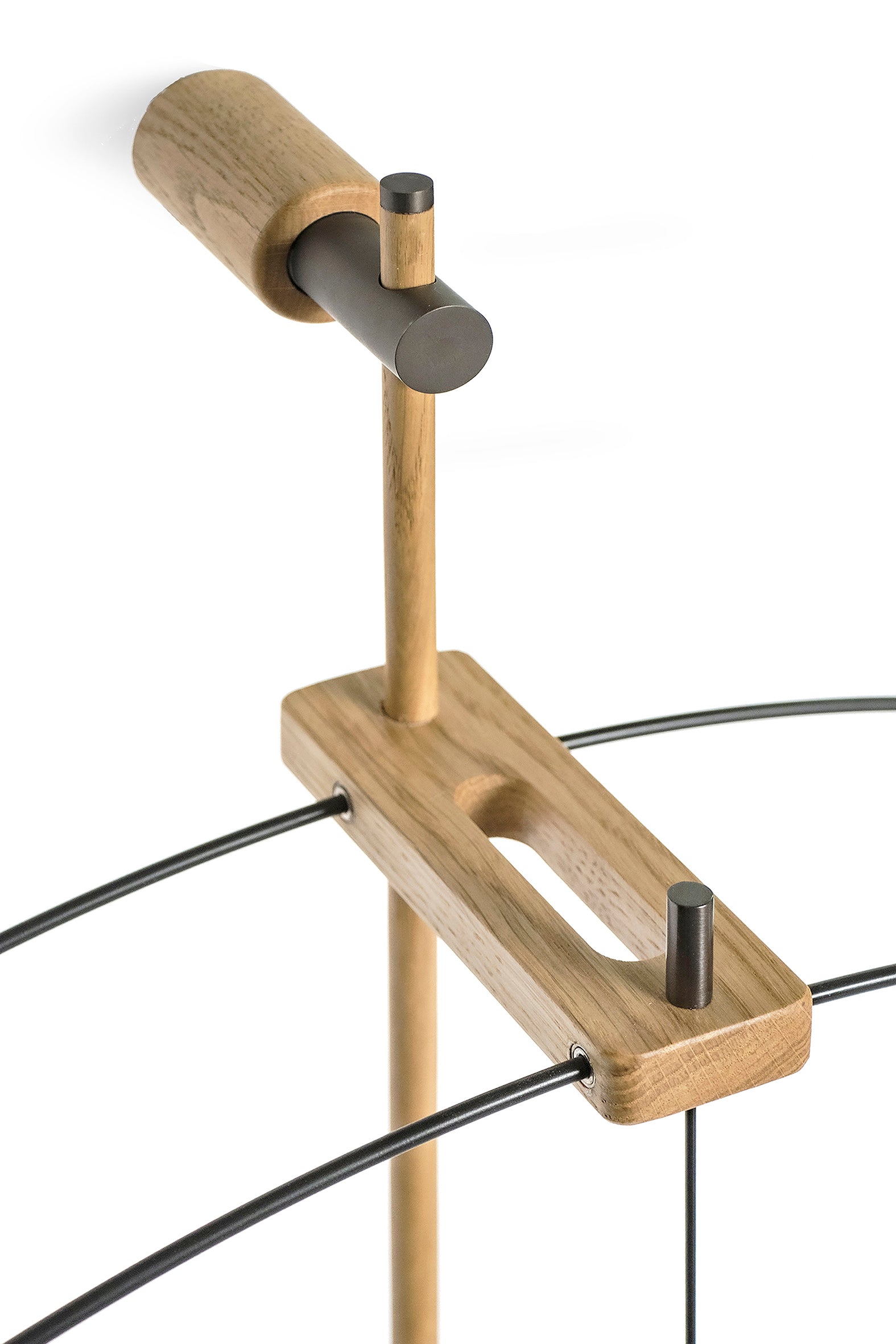 Nástenné hodiny MINI BARCELONA PREMIUM z dubového dreva s čiernym povrchom