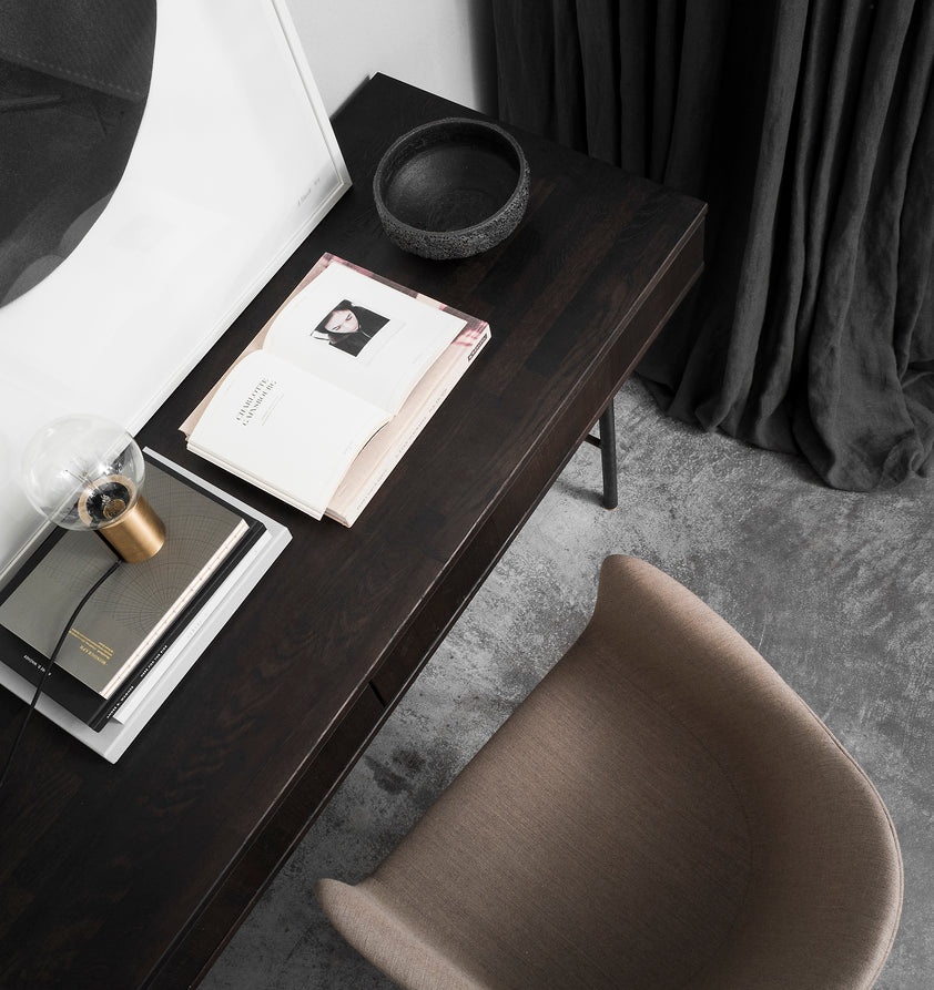 Kreslo s opierkami HARBOUR čierna koža s čiernym oceľovým podstavcom