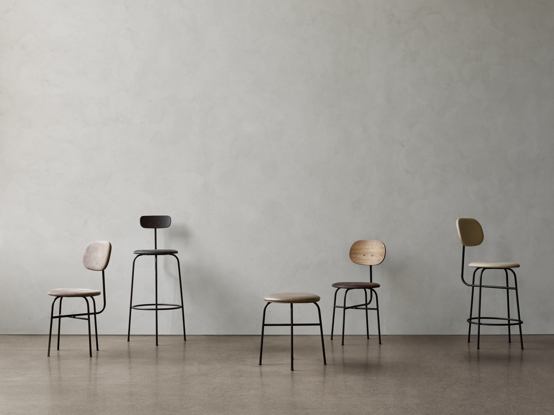 Stołek AFTEROOM fornir dębowy ze stalową podstawą