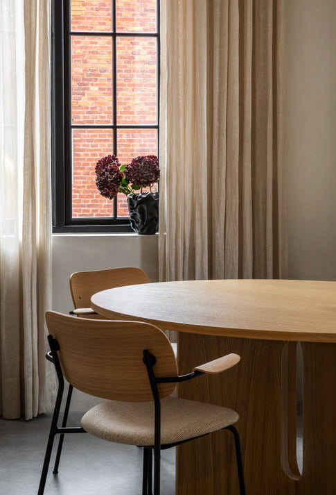 Stôl ANDROGYNE dýha z duba