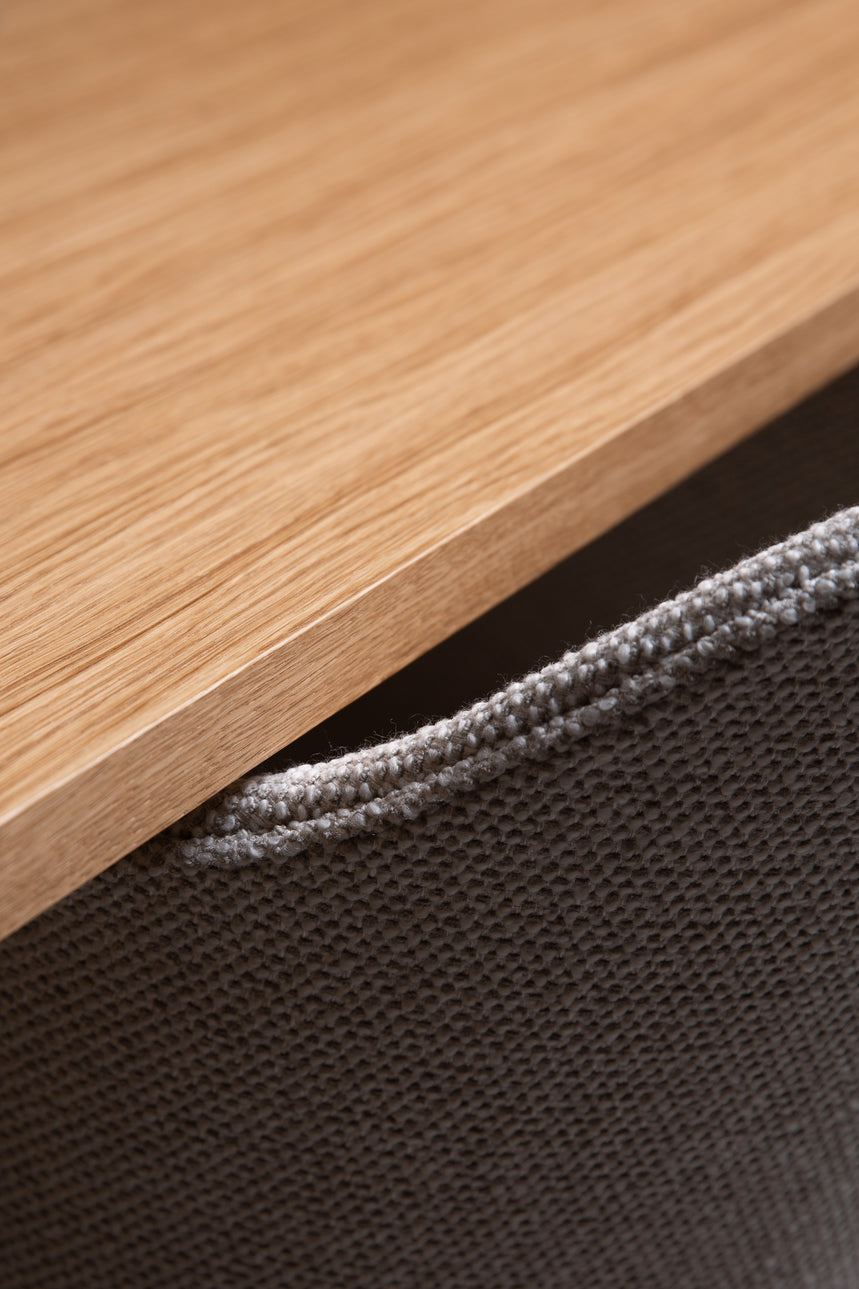 ANDROGYNE oak veneer table