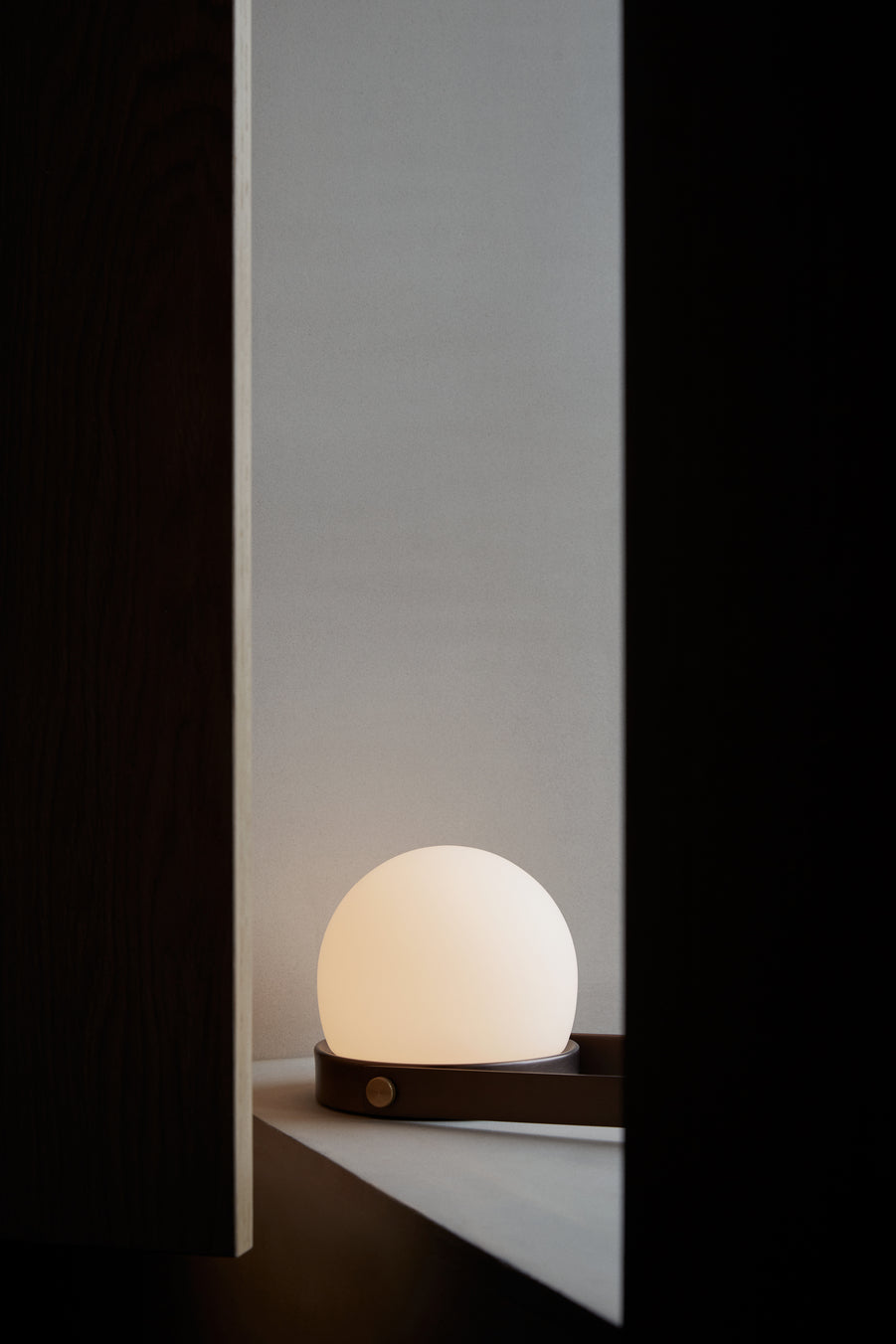 Prenosná lampa CARRIE z bronzovaného mosadzu