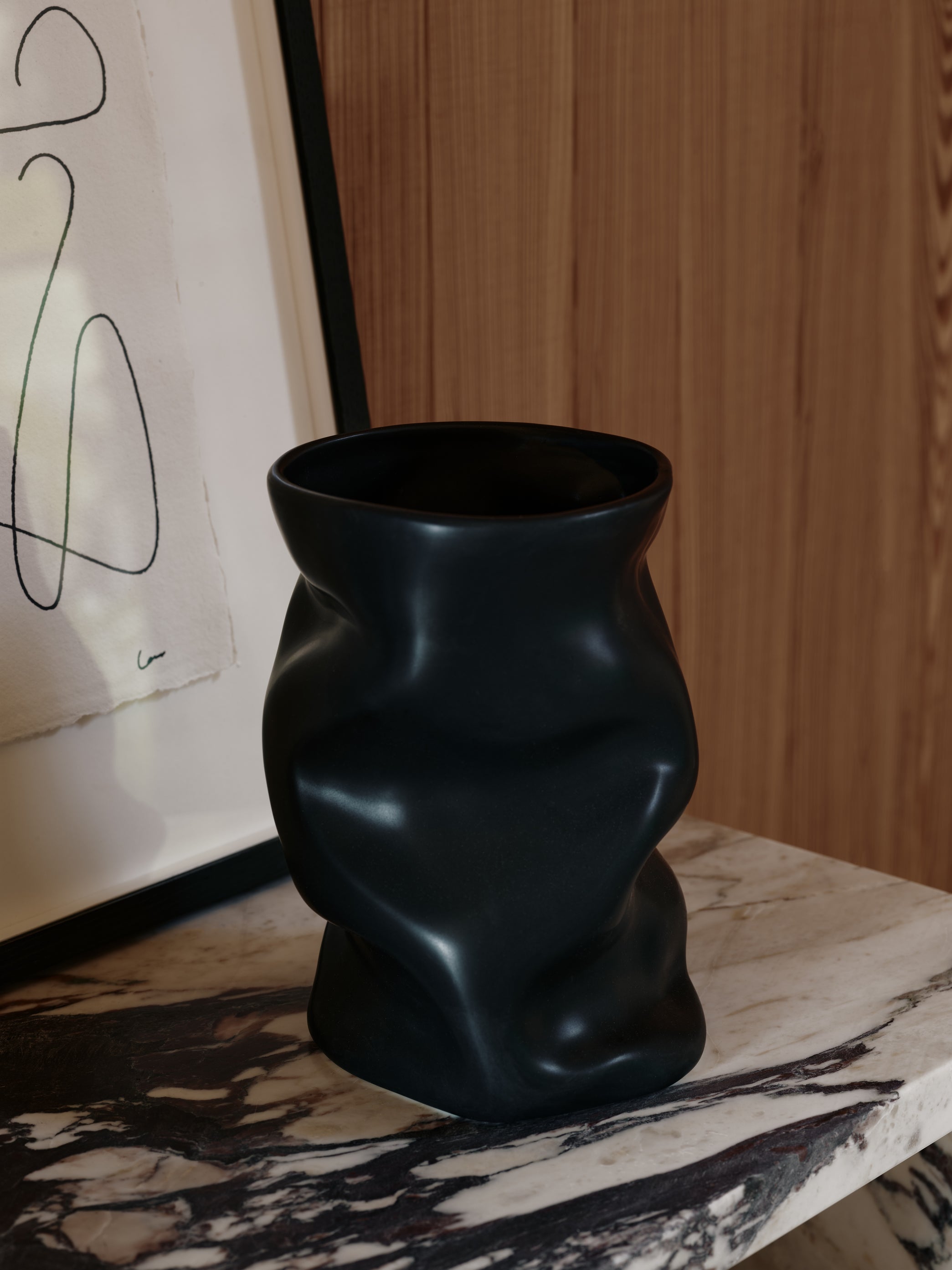 COLLAPSE vase black ceramic