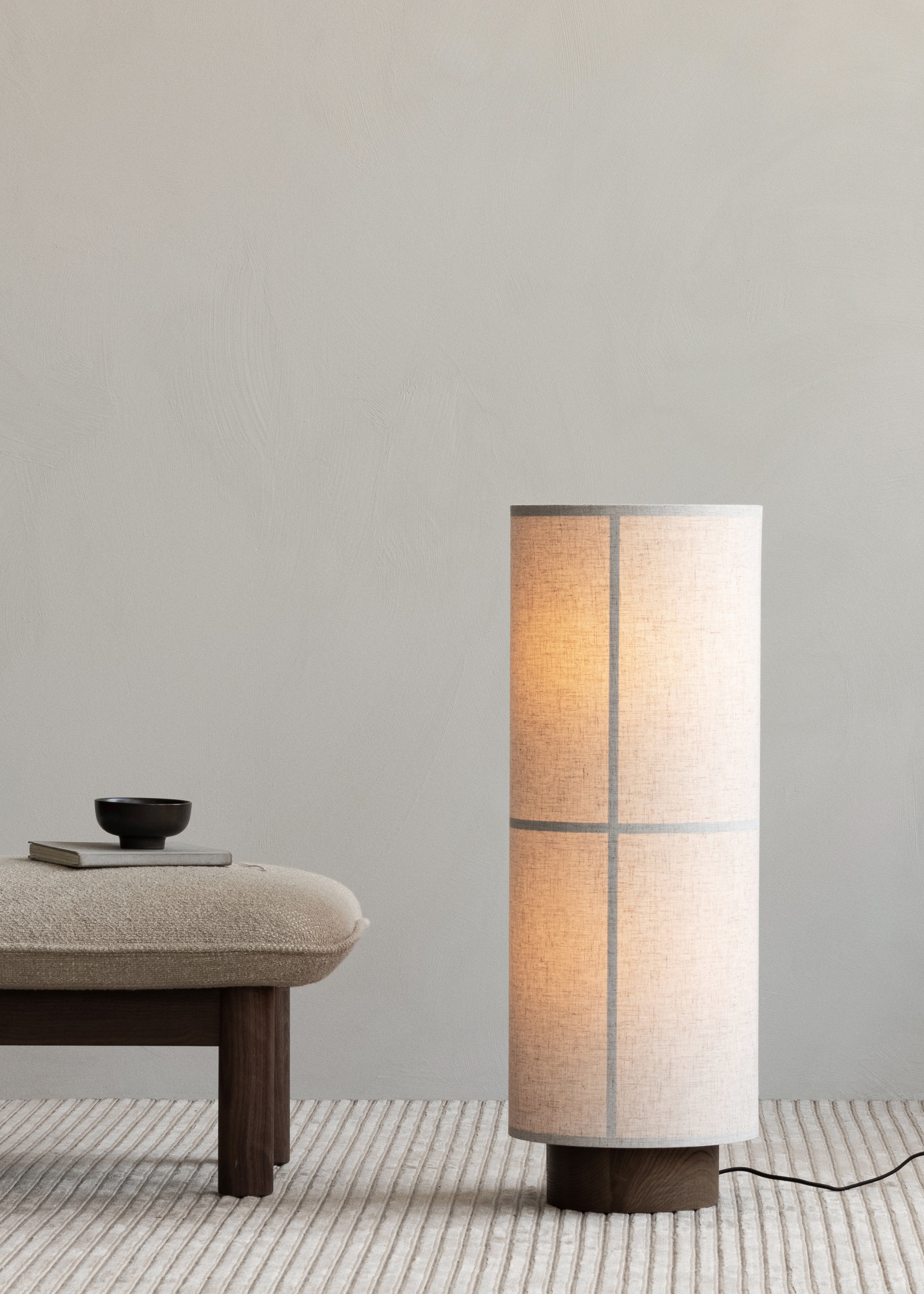 HASHIRA floor lamp with a linen shade and an ash base