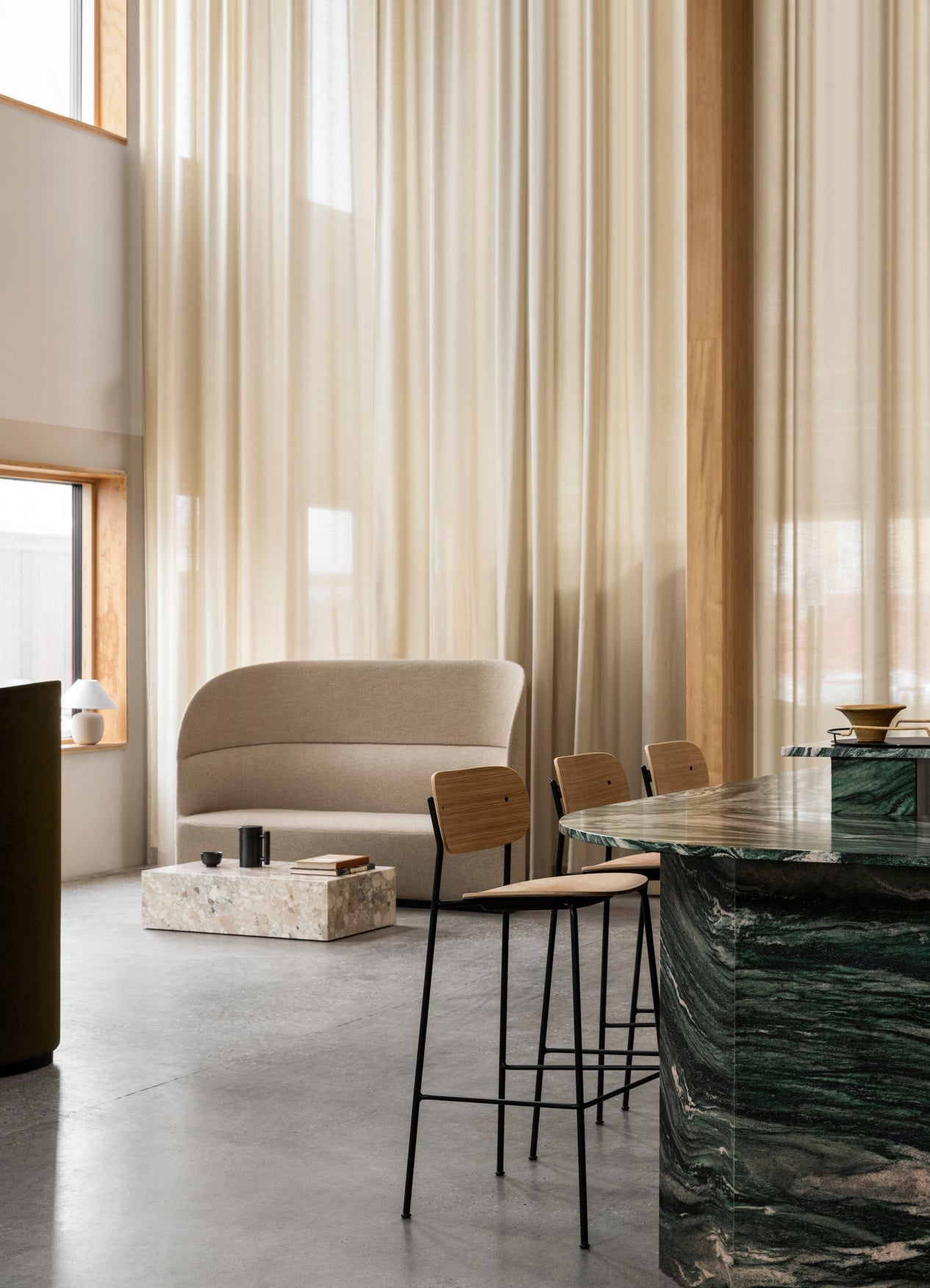 Hoker tapicerowany CO zielony