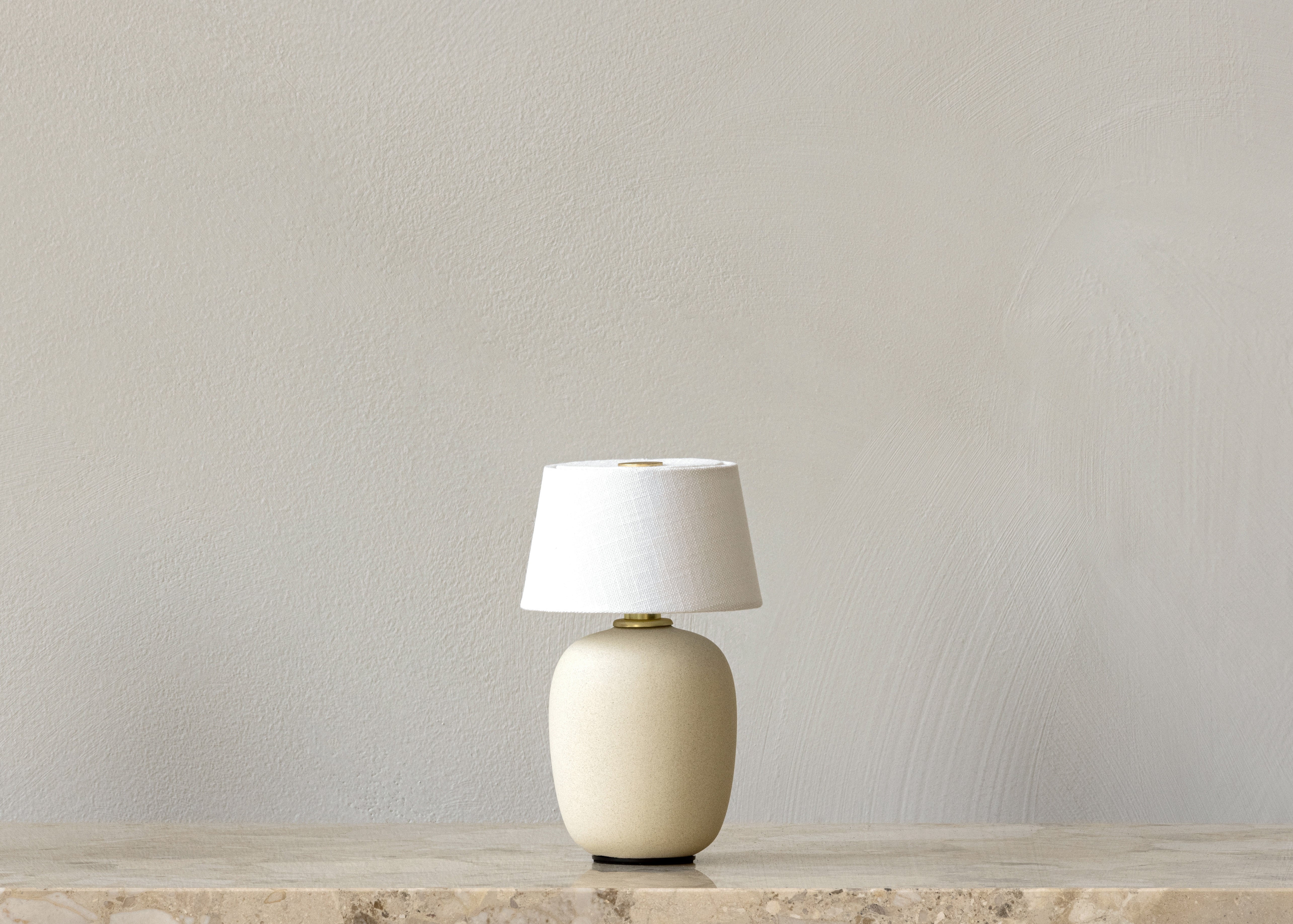 Portable lamp TORSO sand ceramic with white shade