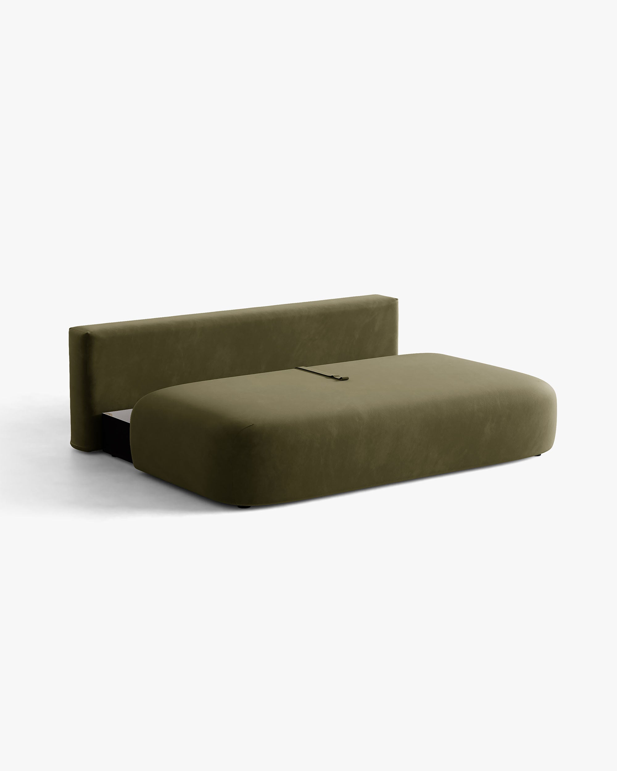Sofa pre 3 osoby z aksamitom a funkciou spania HENA v zelenej farbe s béžovými vankúšmi.
