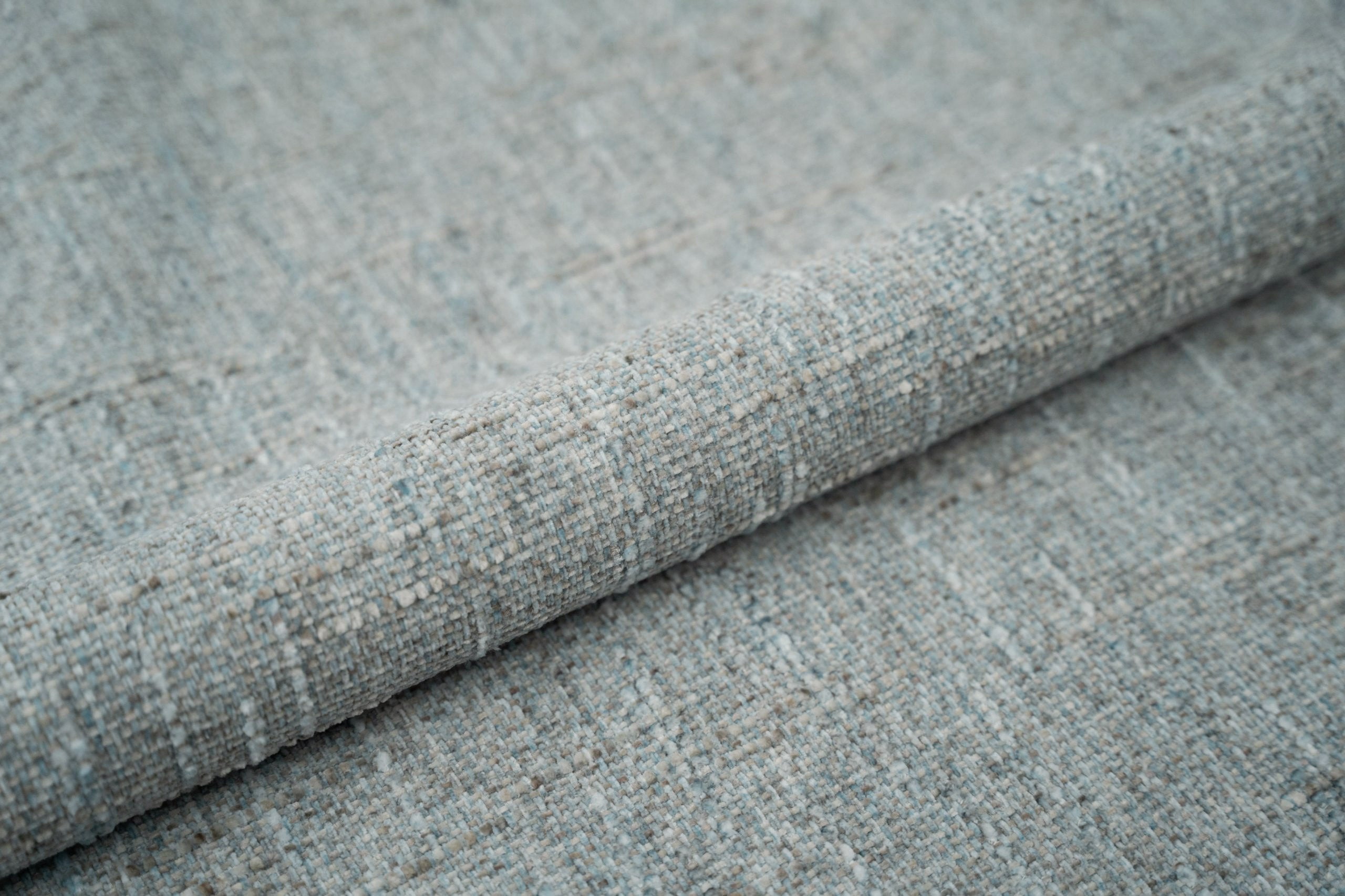 Posteľ MURADA saténová modrá s chenilom