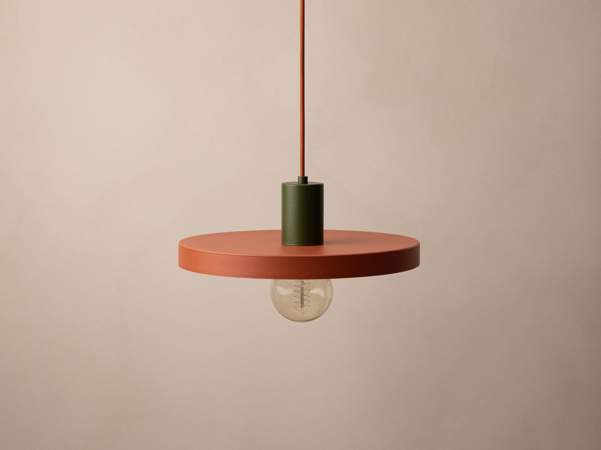 Lampa wisząca ORI zielony i ceglasty – ujęcie 3