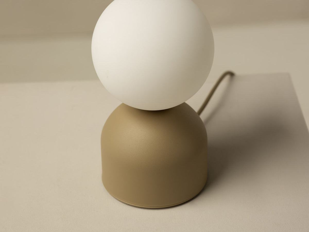 Lampa stołowa ELY piaskowy – ujęcie 4
